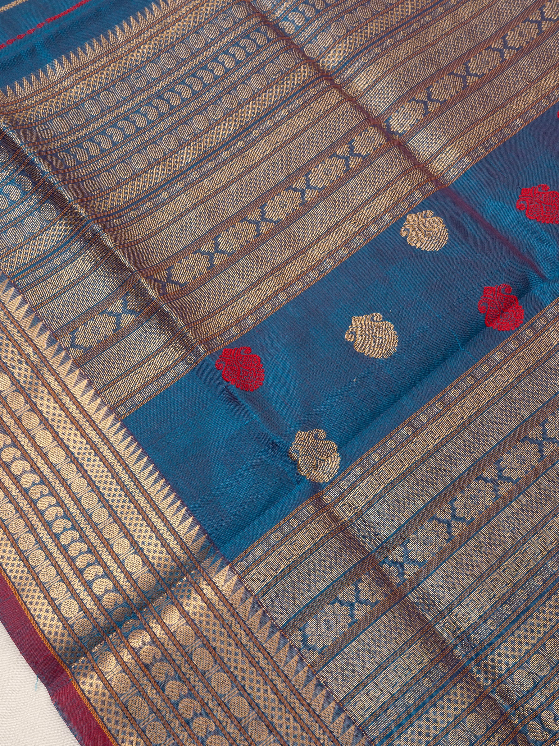 Mayilkazhuthu stripes veldhari / Silk Cotton Saree CLSA4686