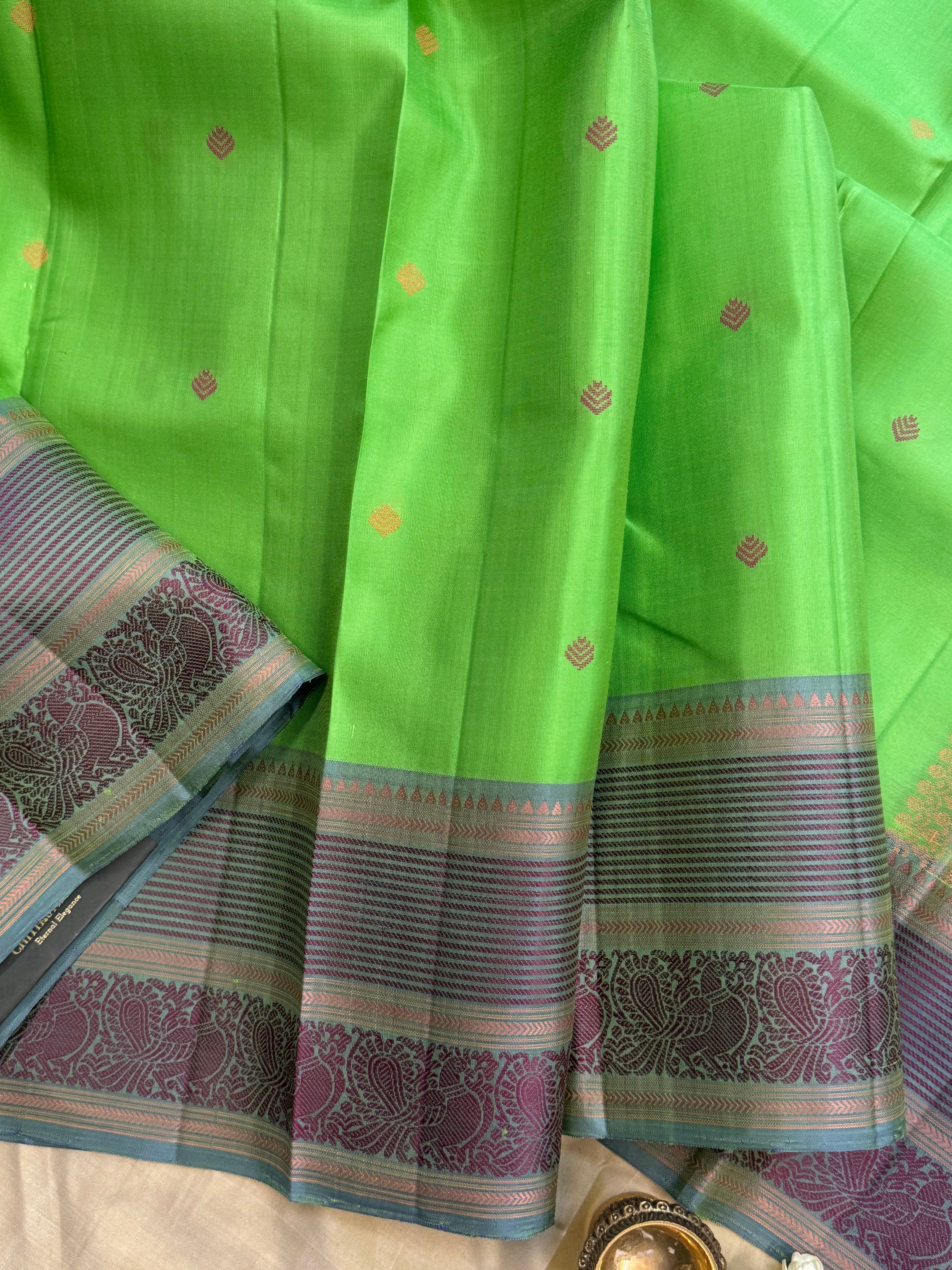 Parrot green double pet border/ Varnangal soft silk