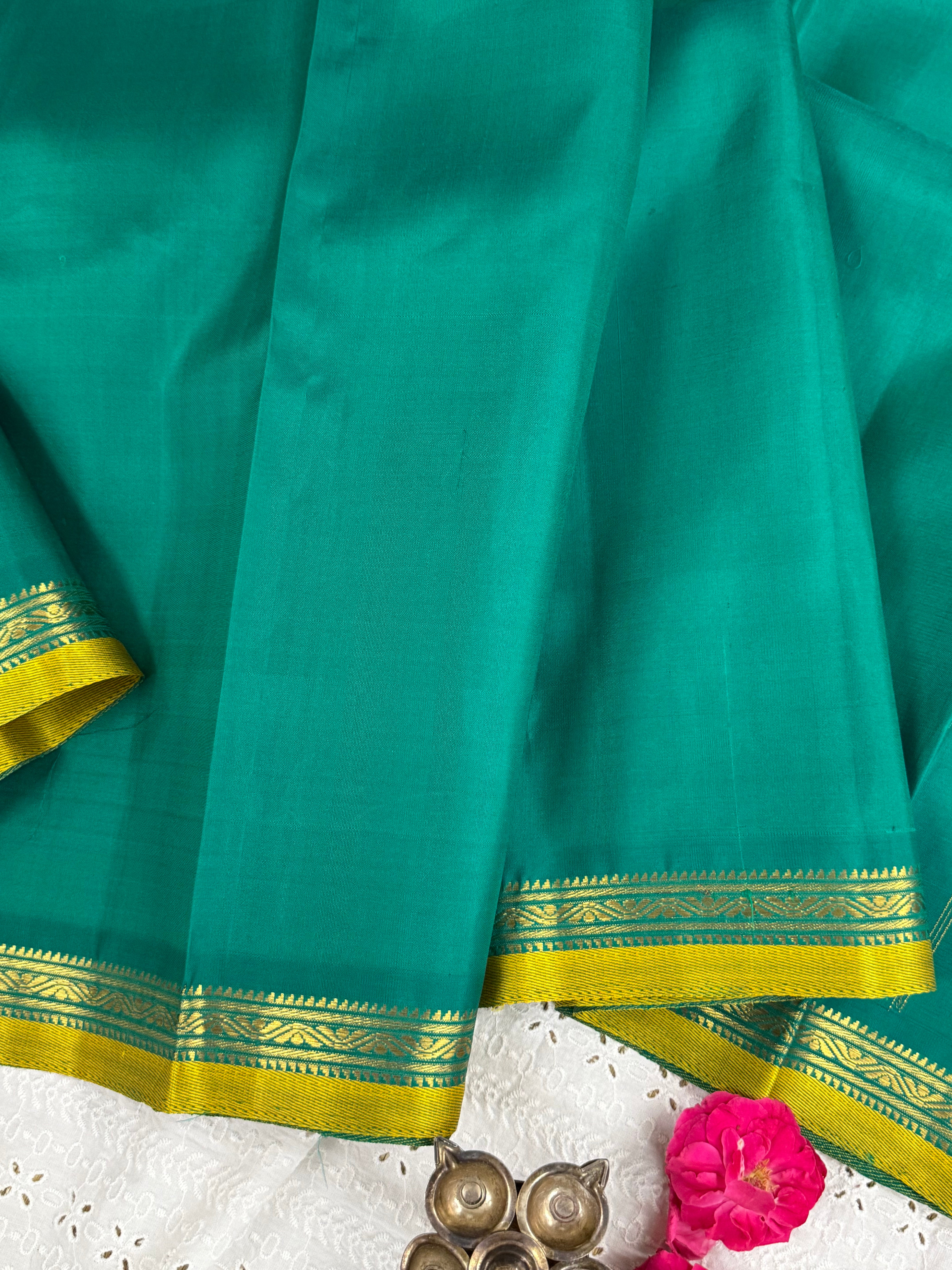Green small border/ Arani silk