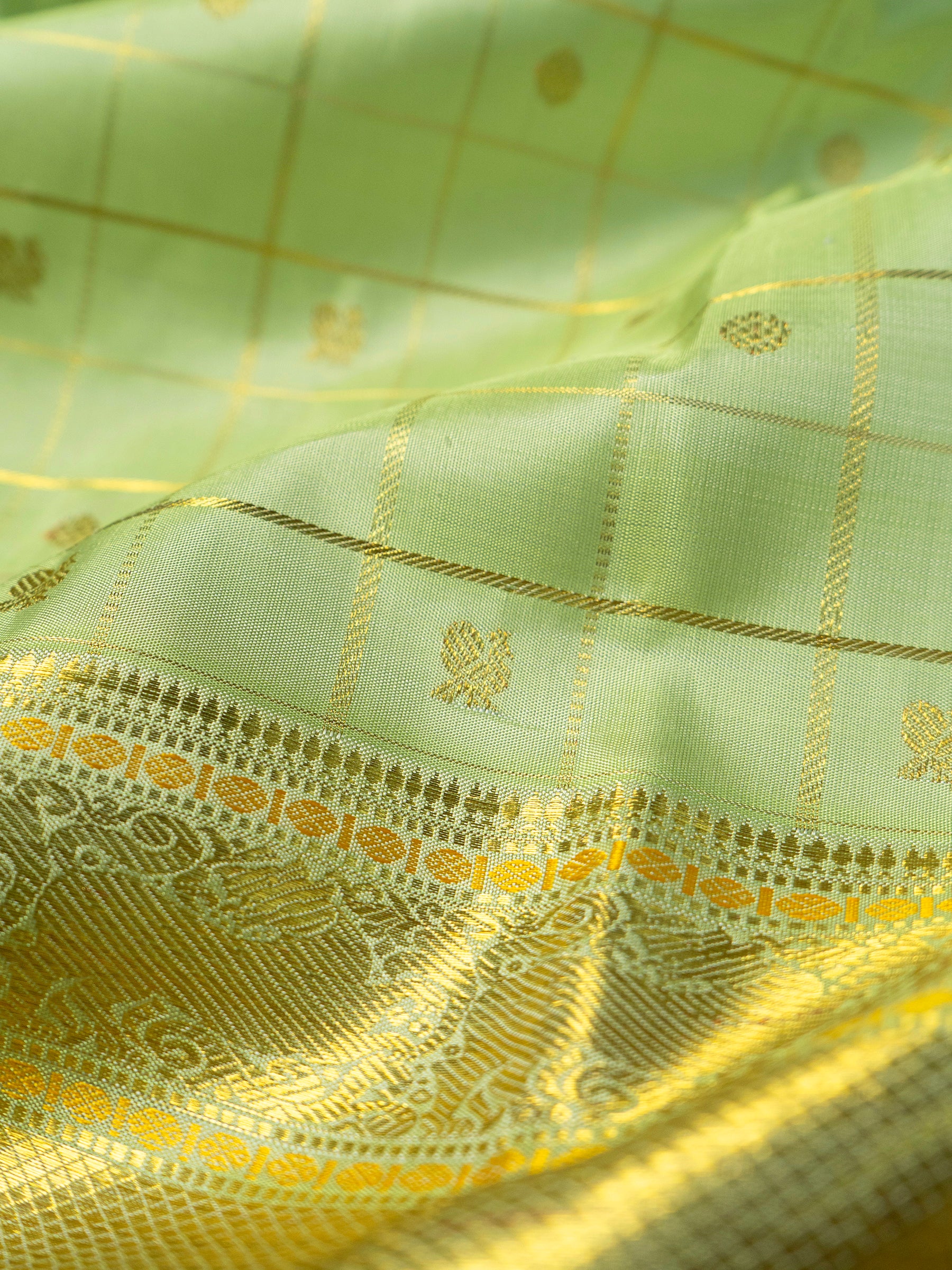 Elakai green Zari Kattam / Kanjipuram Silk Saree CLSA10386