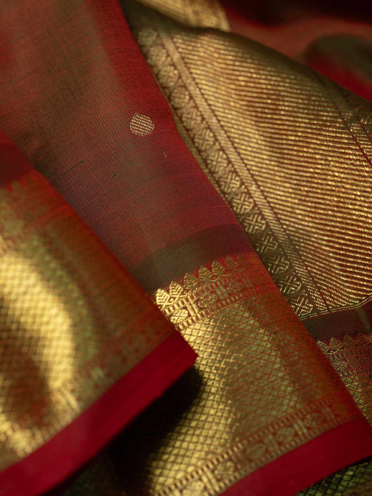 Maanthulir dense pet pure Kanjipuram Silk Saree CLSA10821