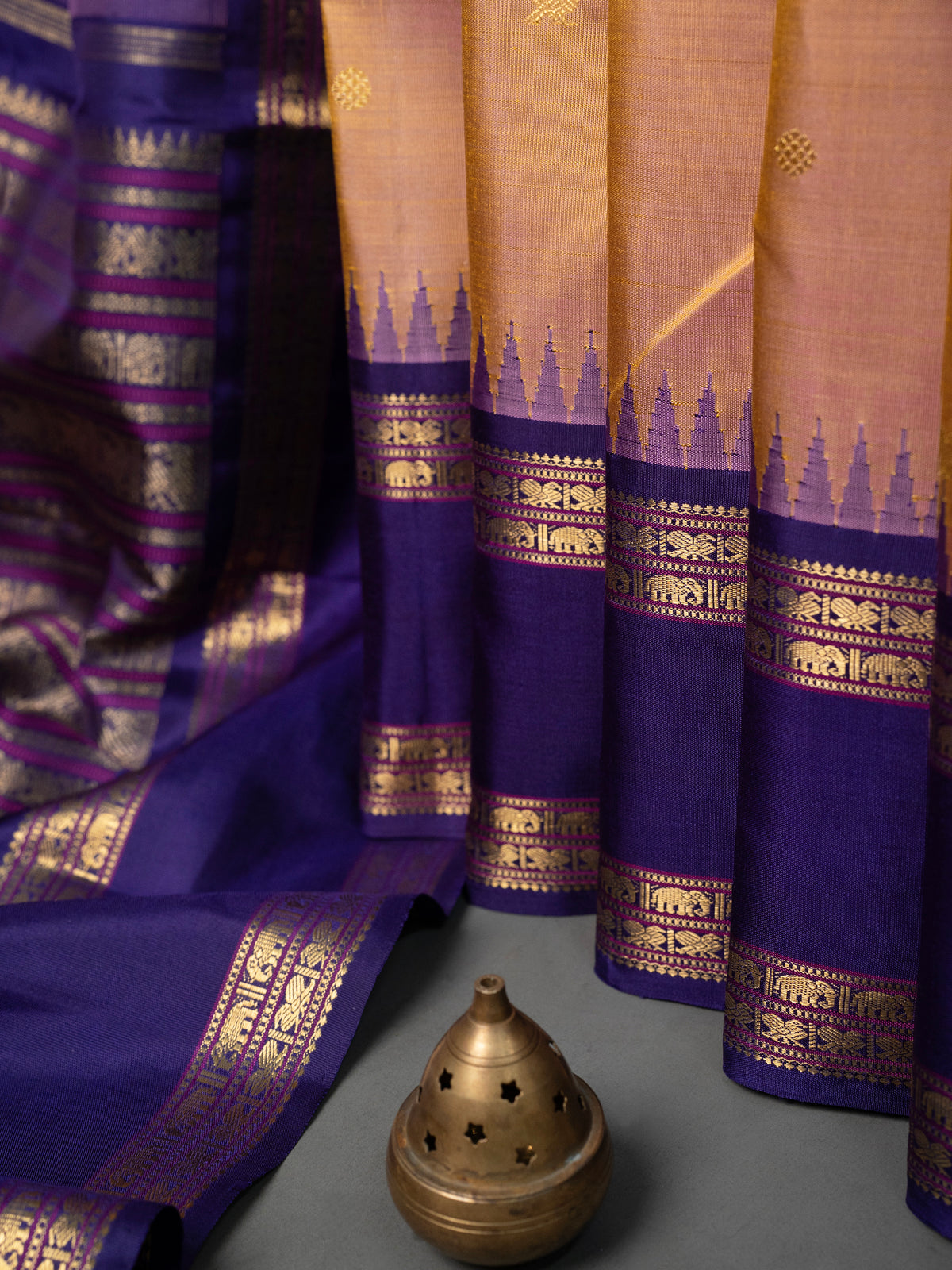 Vintage style Korvai Pure Kanjipuram Silk Saree CLSA10973