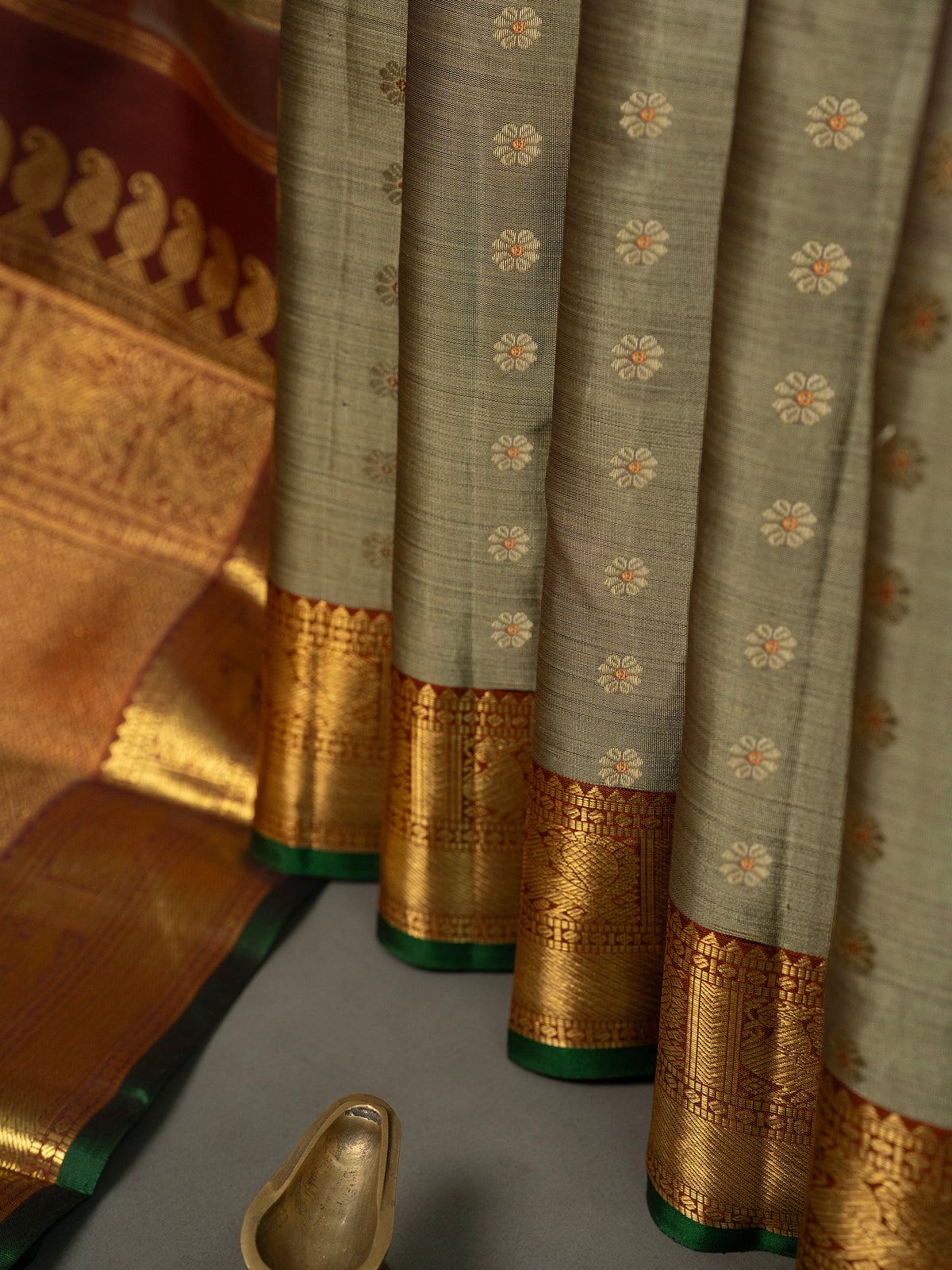 Kaaki colour Meena work Thodar Butta /Kanjipuram Silk Saree CLSA11353