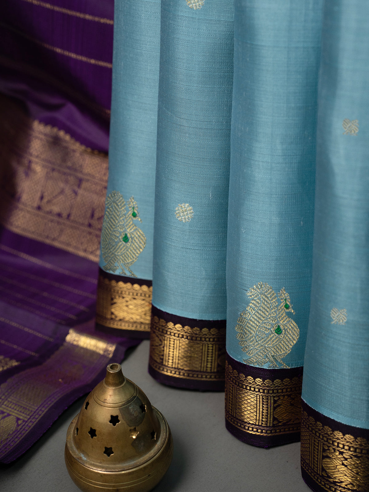 Powder blue and deep purple bettu butta kai korvai/ Kanjipuram Silk Saree CLSA11663