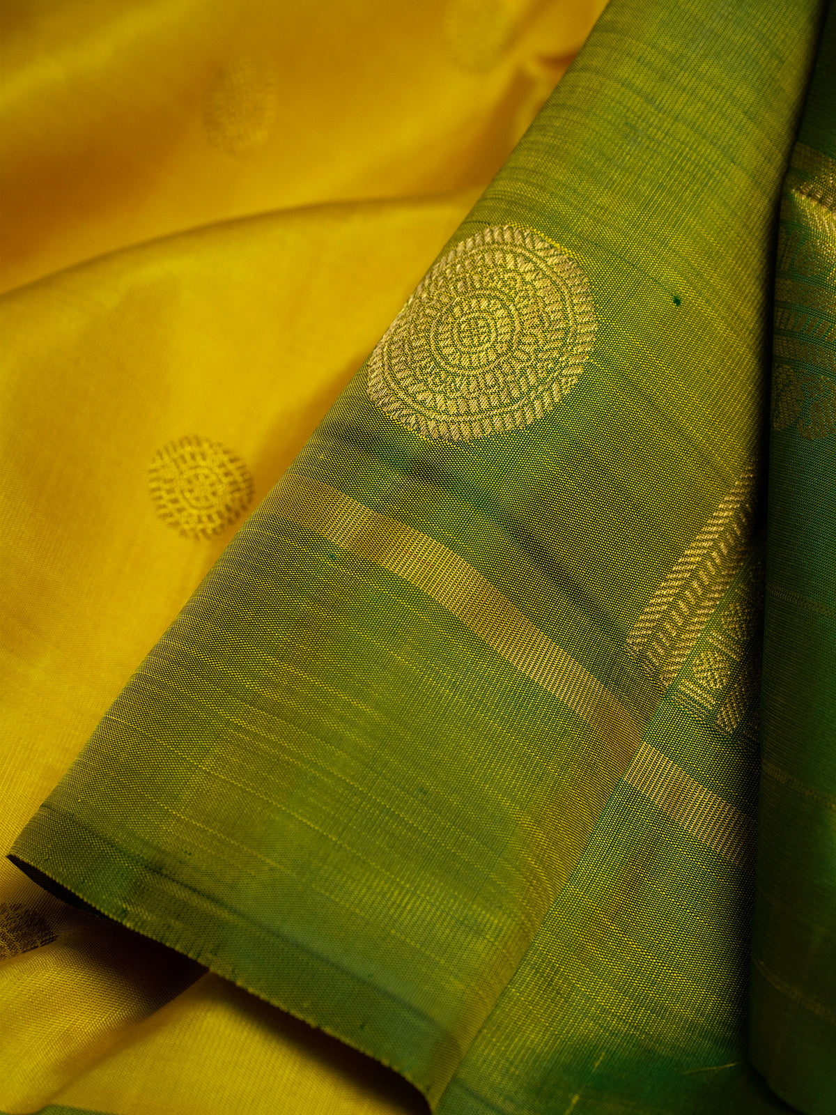 Lemon yellow pure Kanjipuram Silk Saree CLSA12009