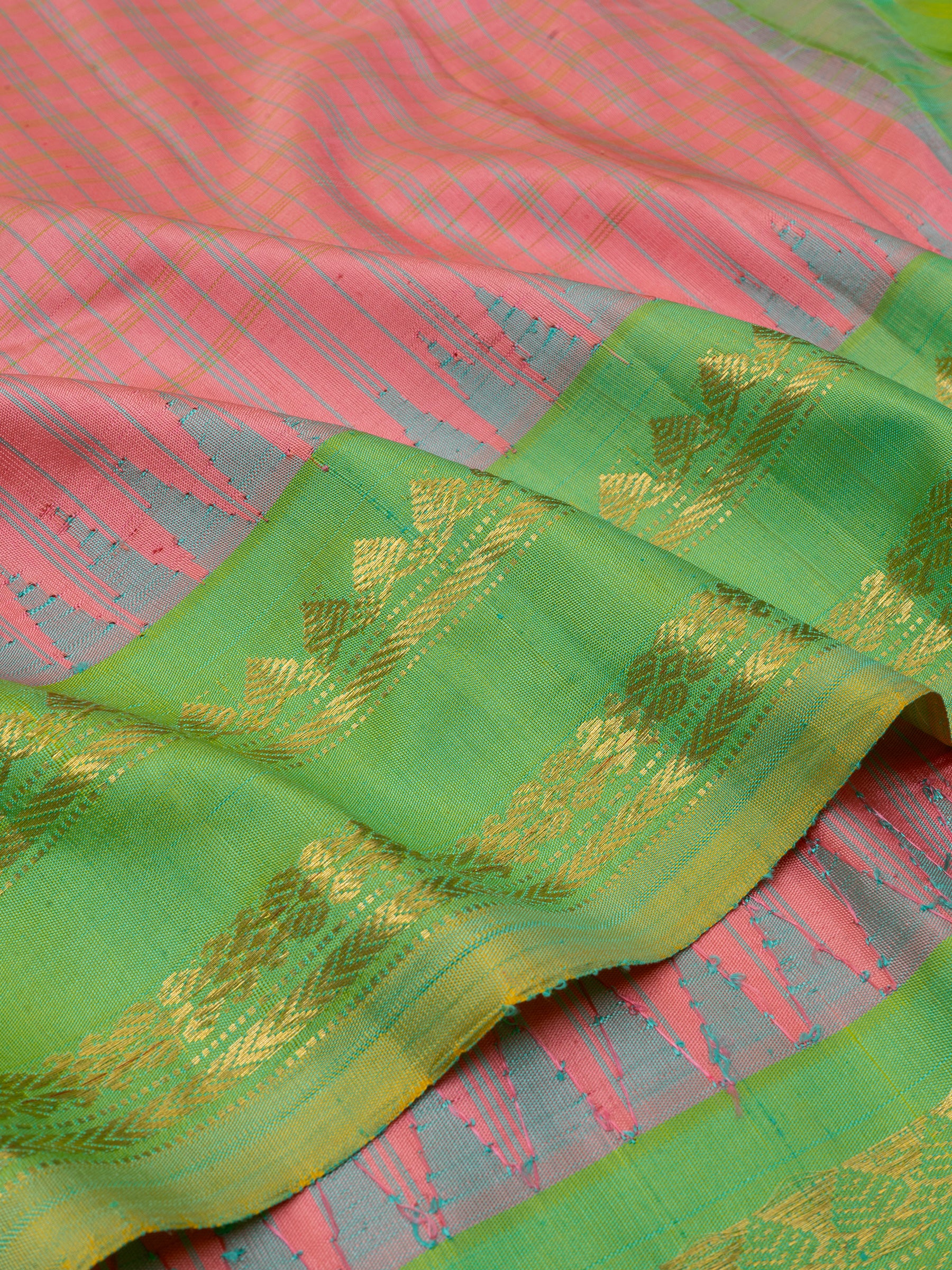 Peach checks and green / Gadwal Silk CLSA4121