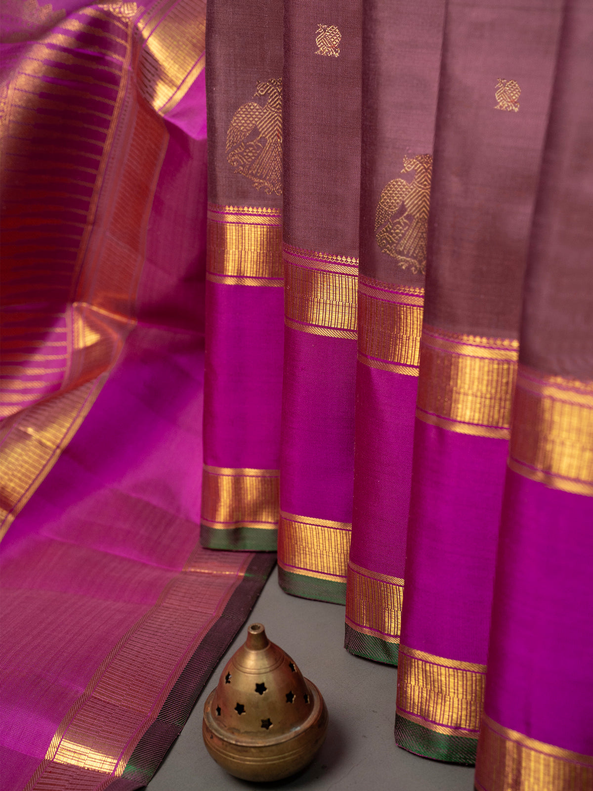 Unusal mauve bettu butta rettapet border/ Kanjipuram Silk Saree
