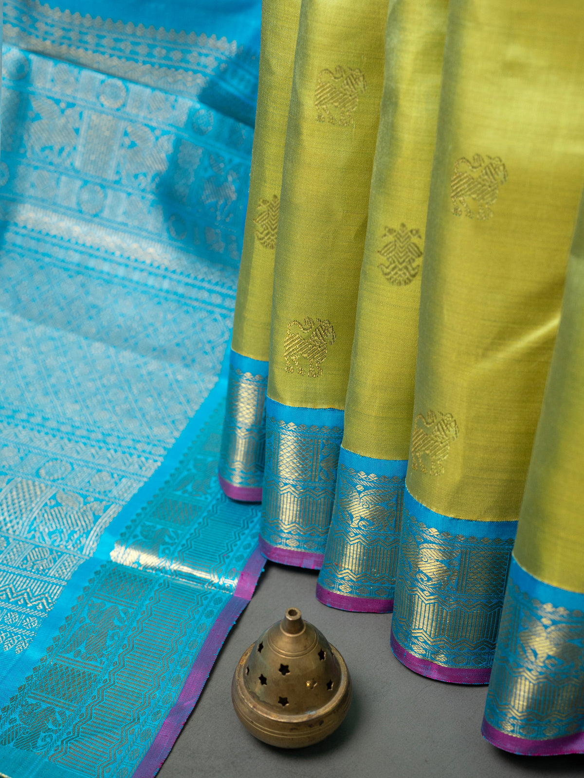 Lite green and turquoise Blue kai korvai/ Kanjipuram Silk Saree CLSA8073