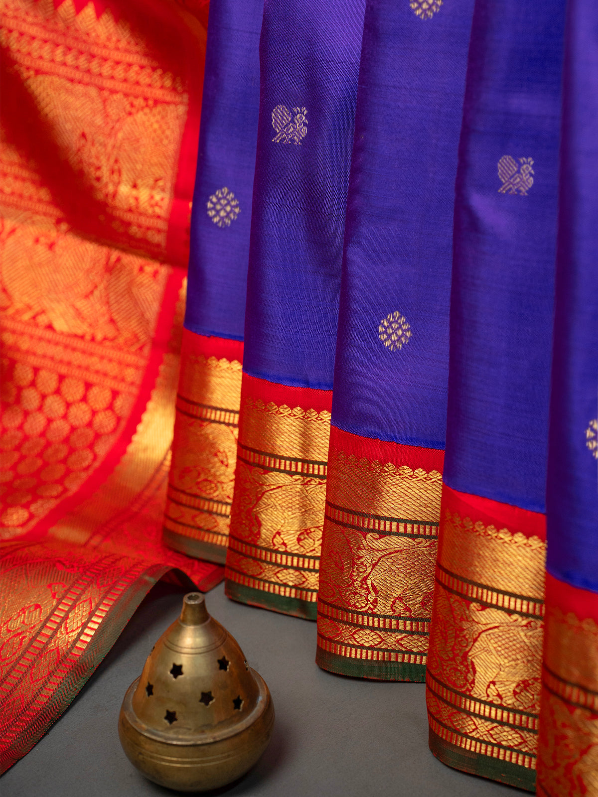 Ink blue and red kai korvai/ Kanjipuram Silk Saree CLSA8050