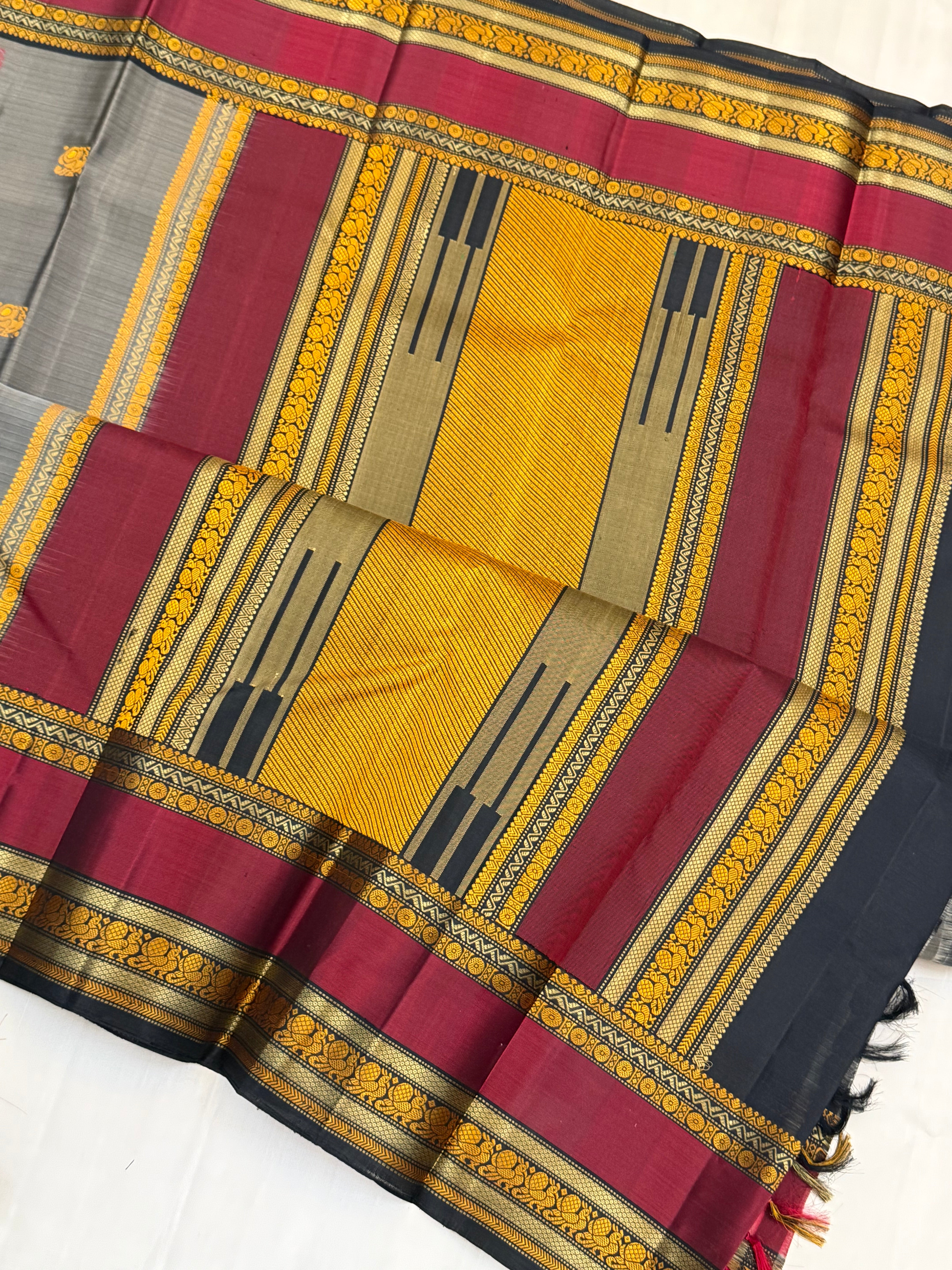 Grey annam butta / Varnangal Thread work  / CLSA 11259