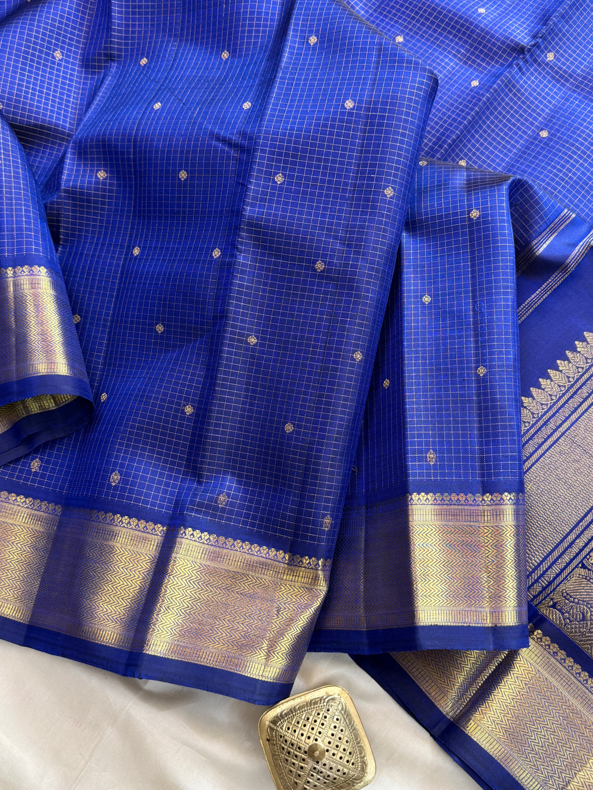 Blue - Day 3 Navarthri colour pure Zari Kanjipuram silk / blue Kattam Butta clsa 11445