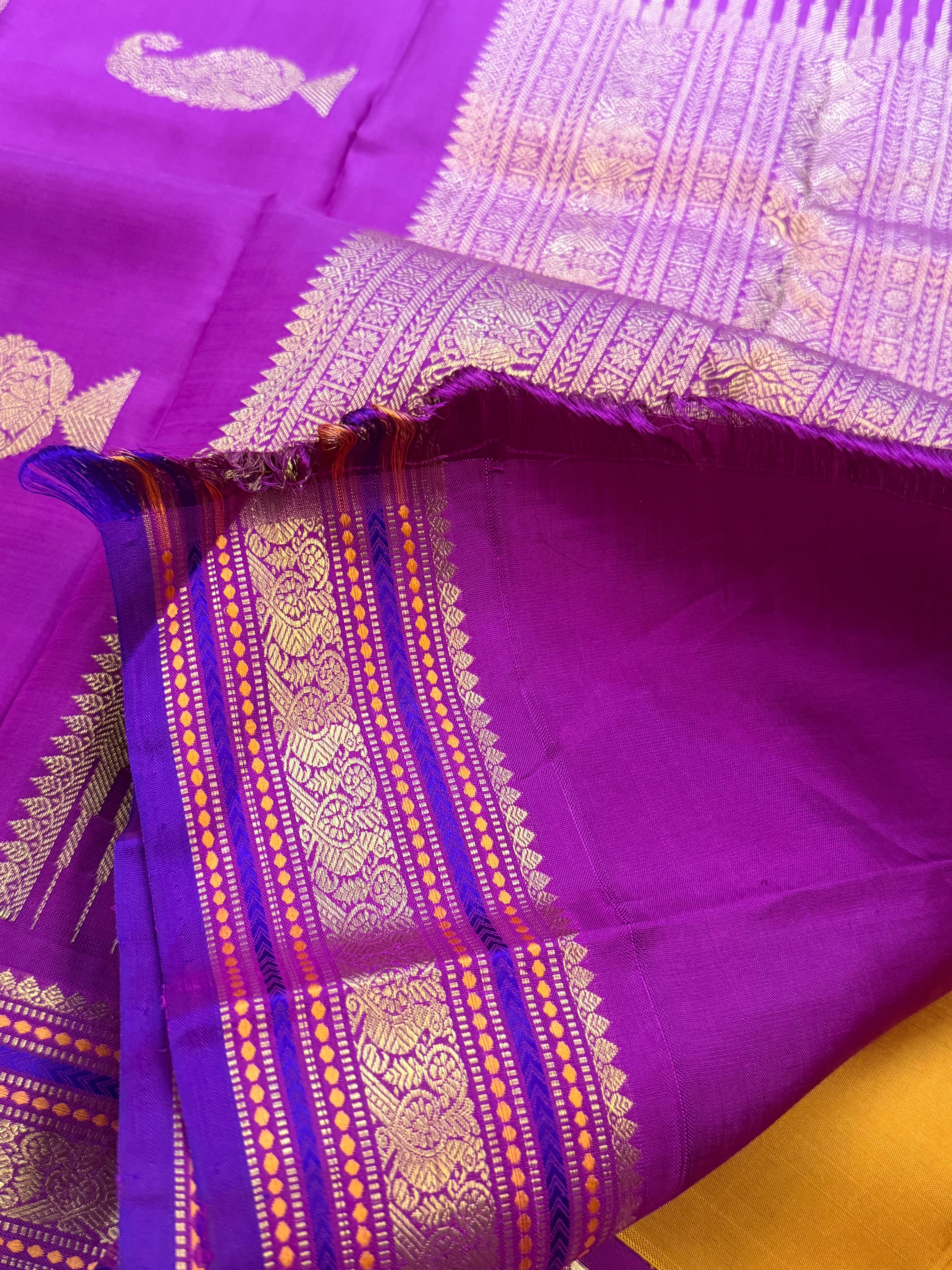 Vendaya manjal korvai / kanjipuram silk