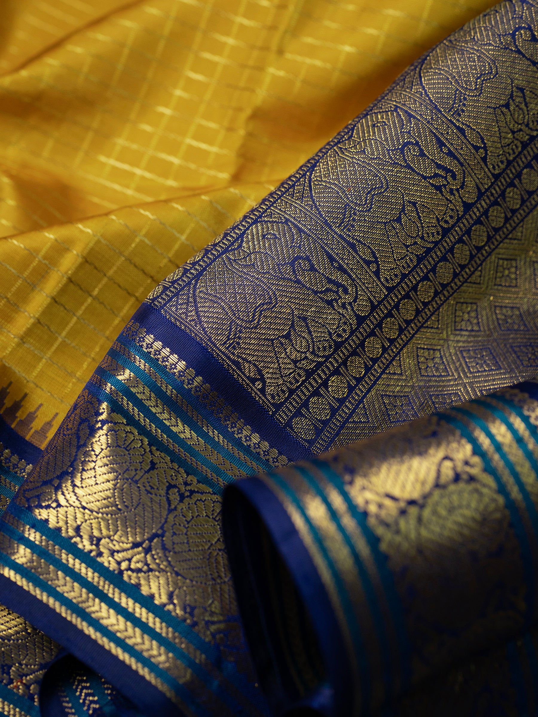 Veldhari Kattam with temple Korvai  / Kanjipuram Silk Saree CLSA10622