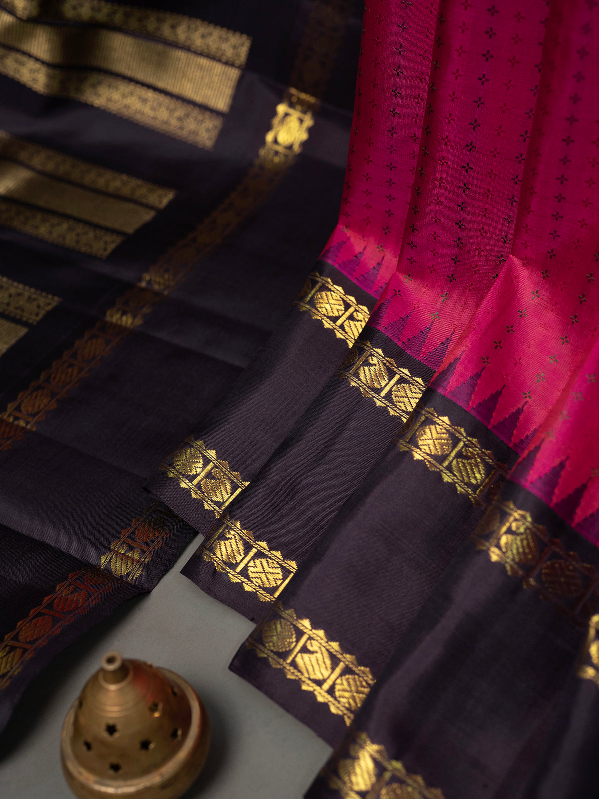Vintage pink and deep jamun shade rettapet border kai korvai/ Kanjipuram Silk Saree CLSA11633