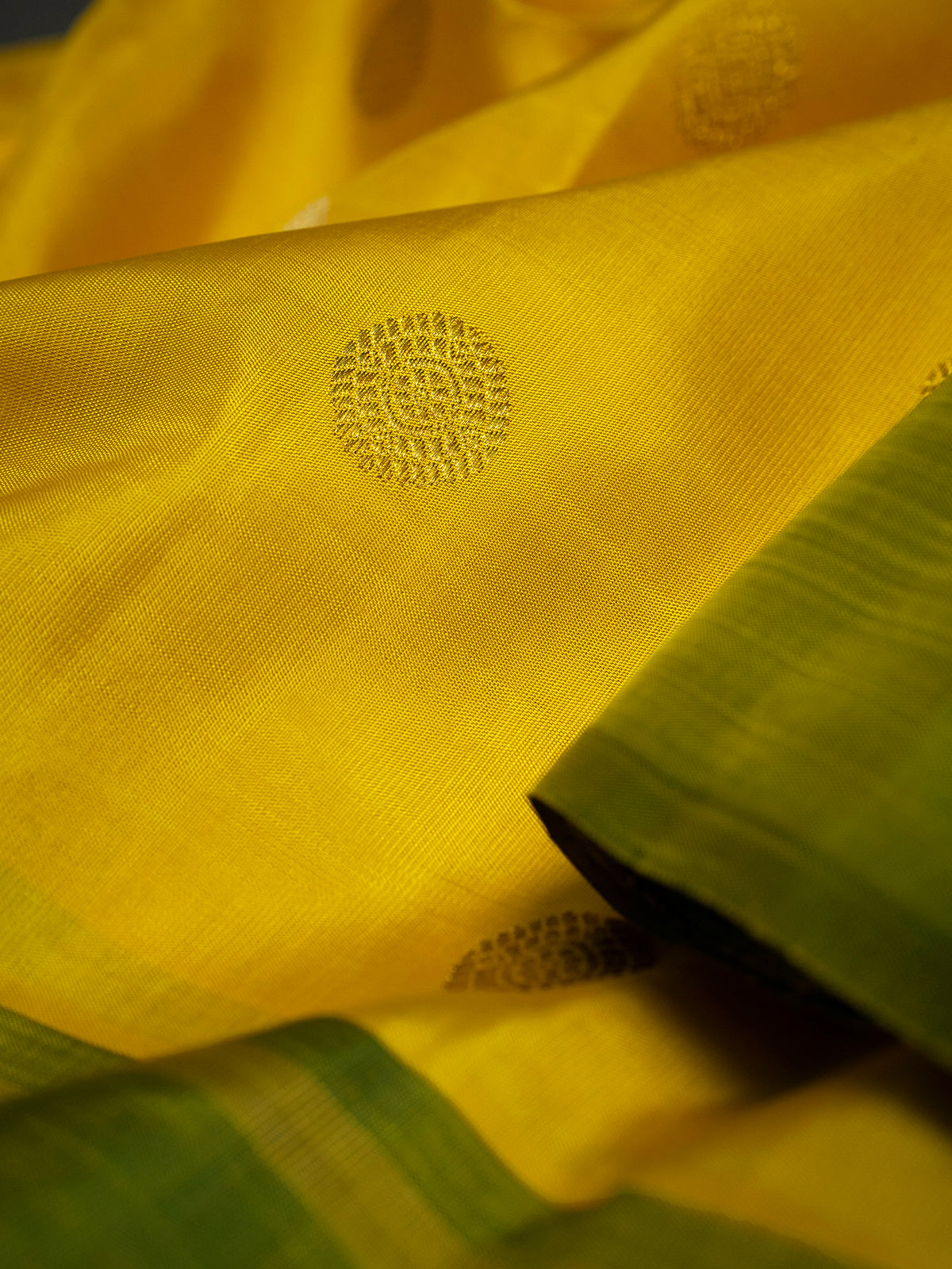 Lemon yellow pure Kanjipuram Silk Saree CLSA12009