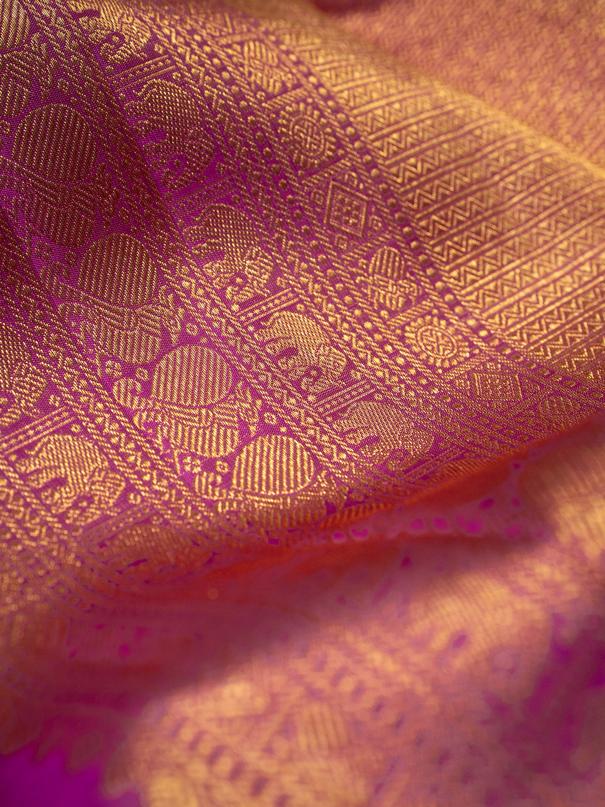 Unusal mauve bettu butta rettapet border/ Kanjipuram Silk Saree