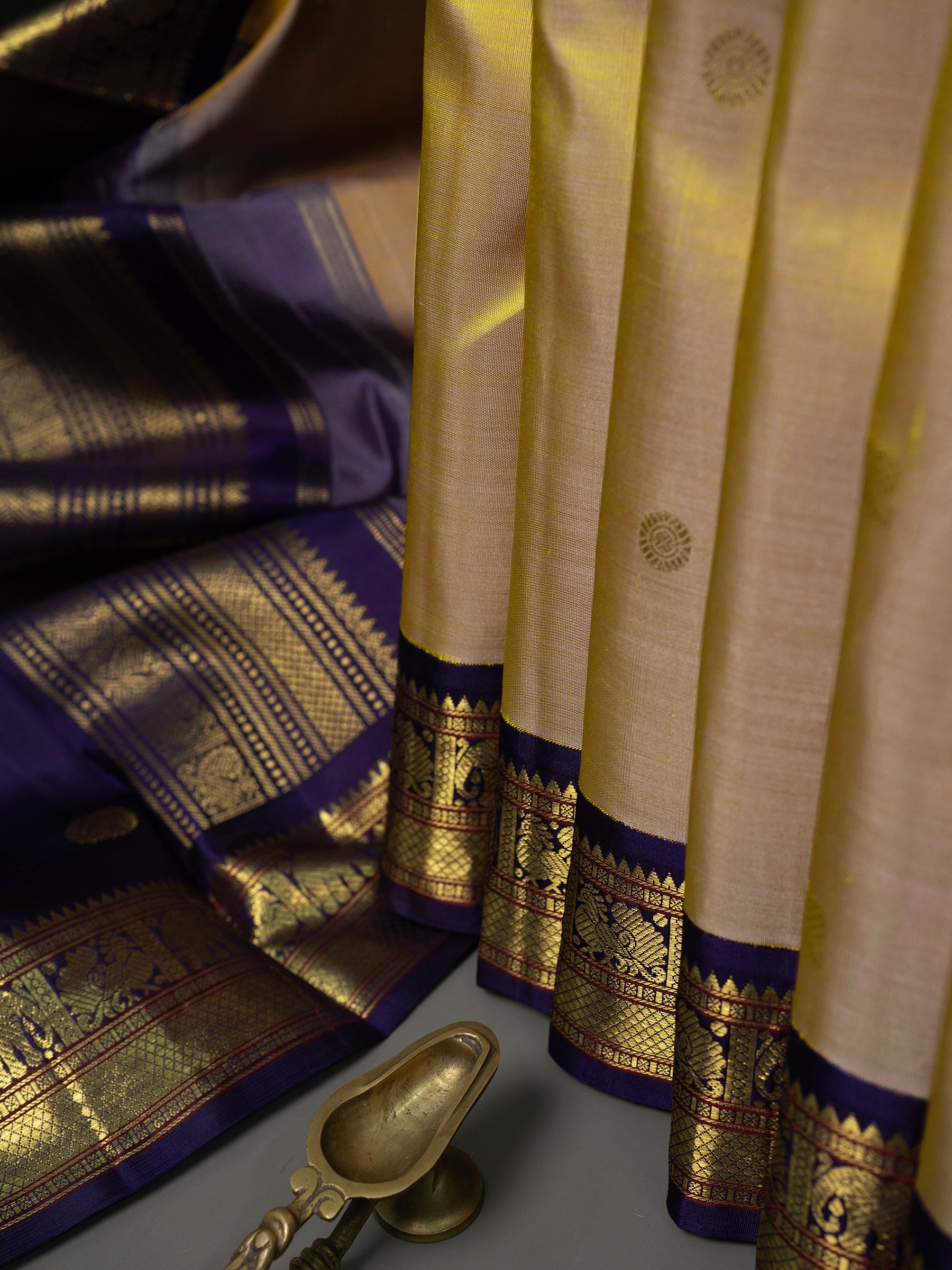 Dual tone biscuit Korvai  Kanjipuram Silk Saree CLSA7223