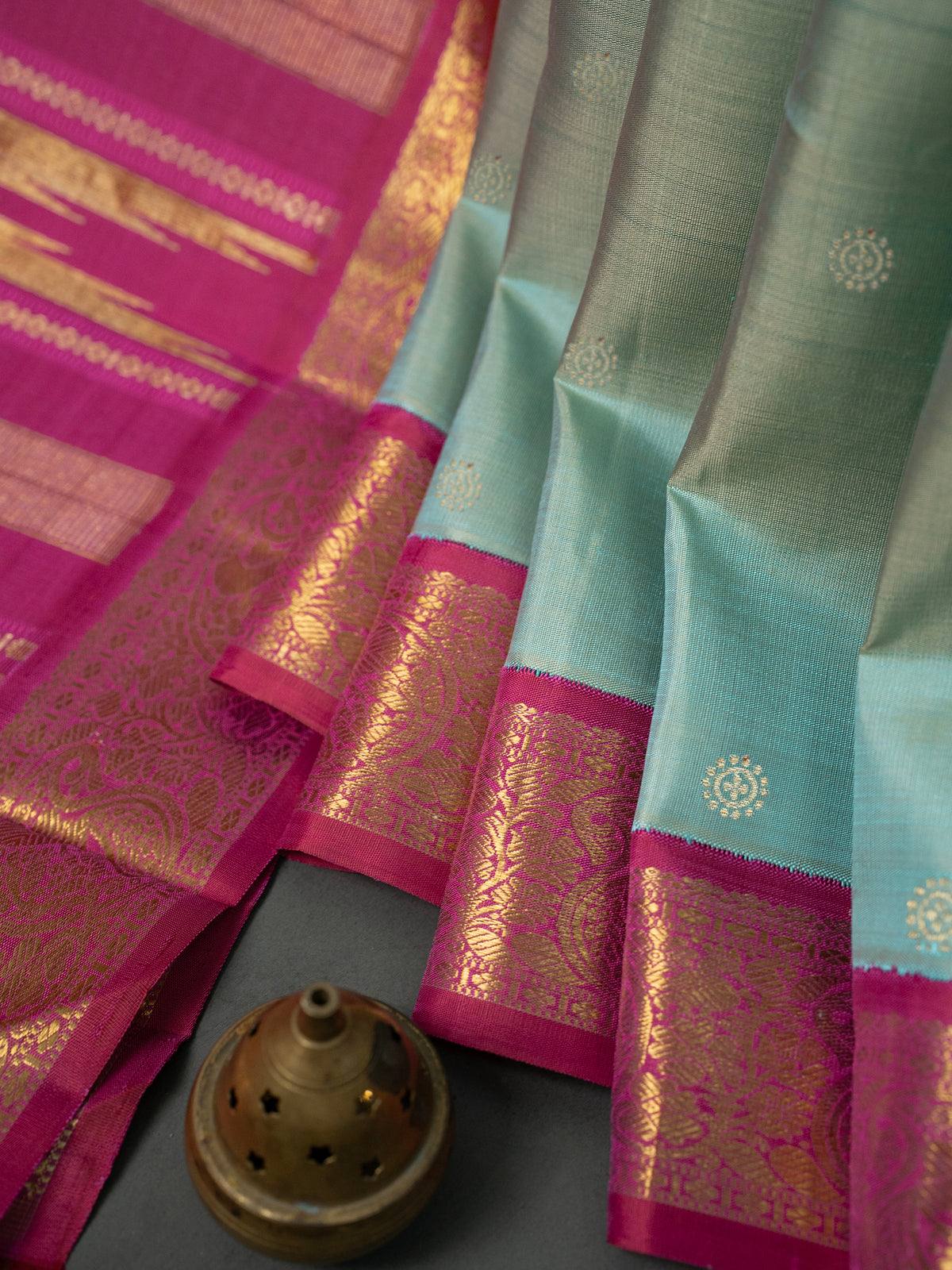Pastel unusual greenish blue and pink kai korvai / Kanjipuram Silk Saree CLSA8951