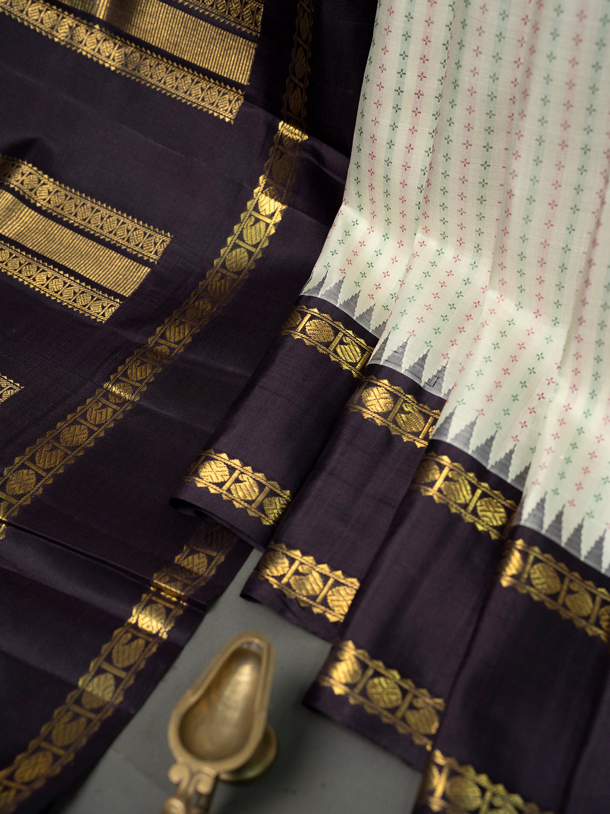 Off white thread plus butta Rettapet Korvai pure zari/Kanjipuram Silk Saree CLSA9929