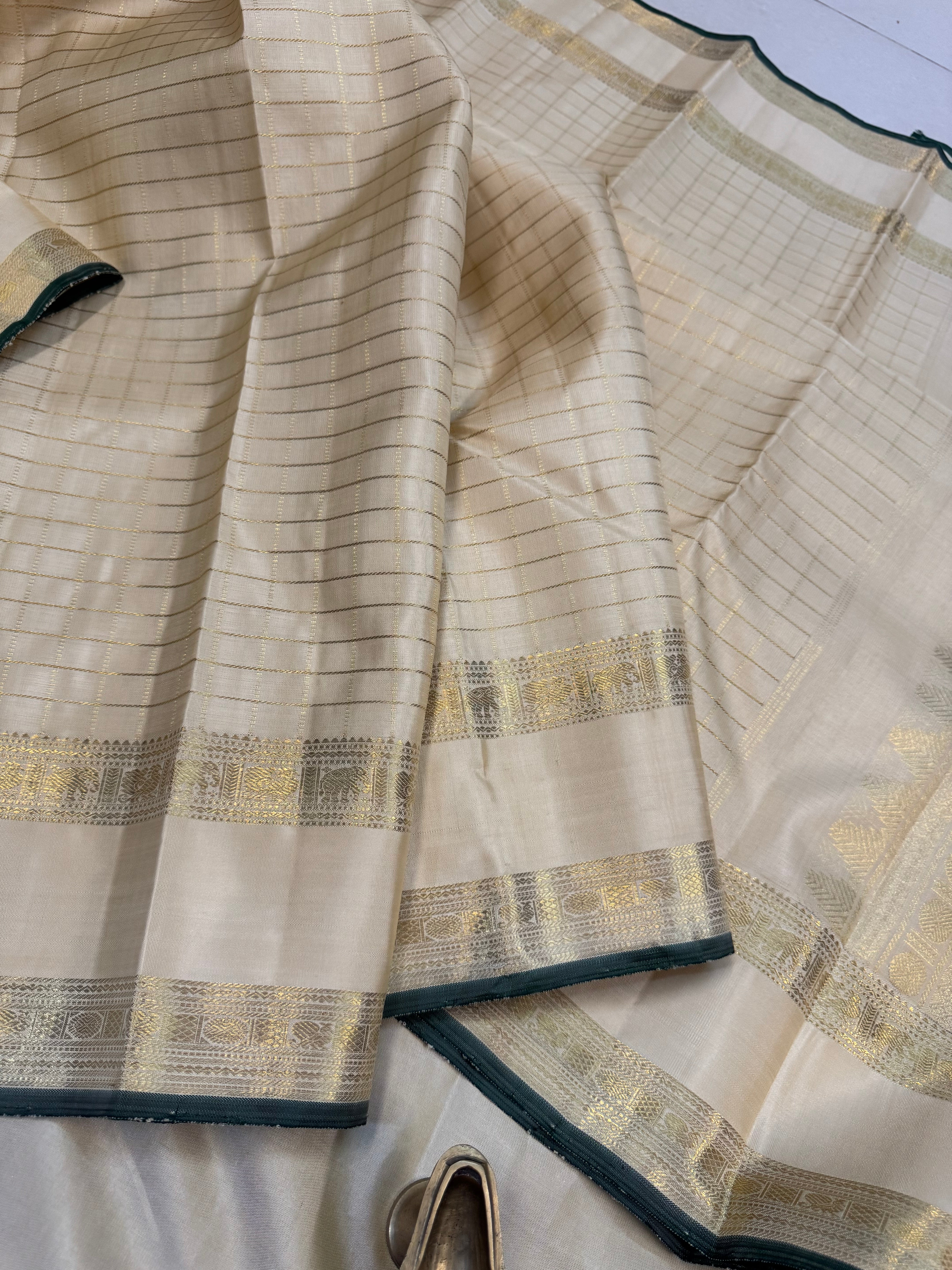Tussar color zari kattam. / kanjipuram silk