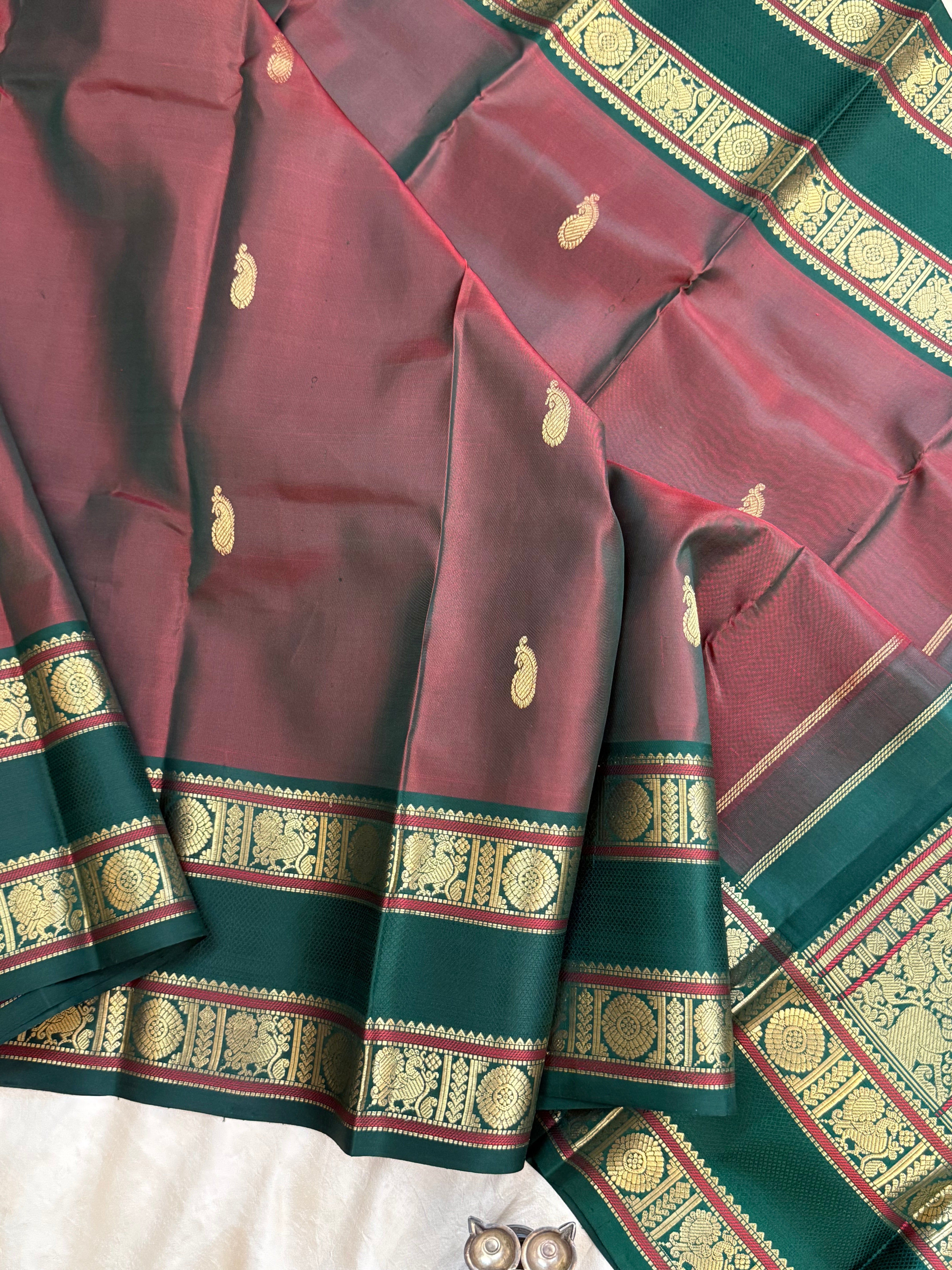Manthulir Jodi Kili palla   / Special edition silk saree