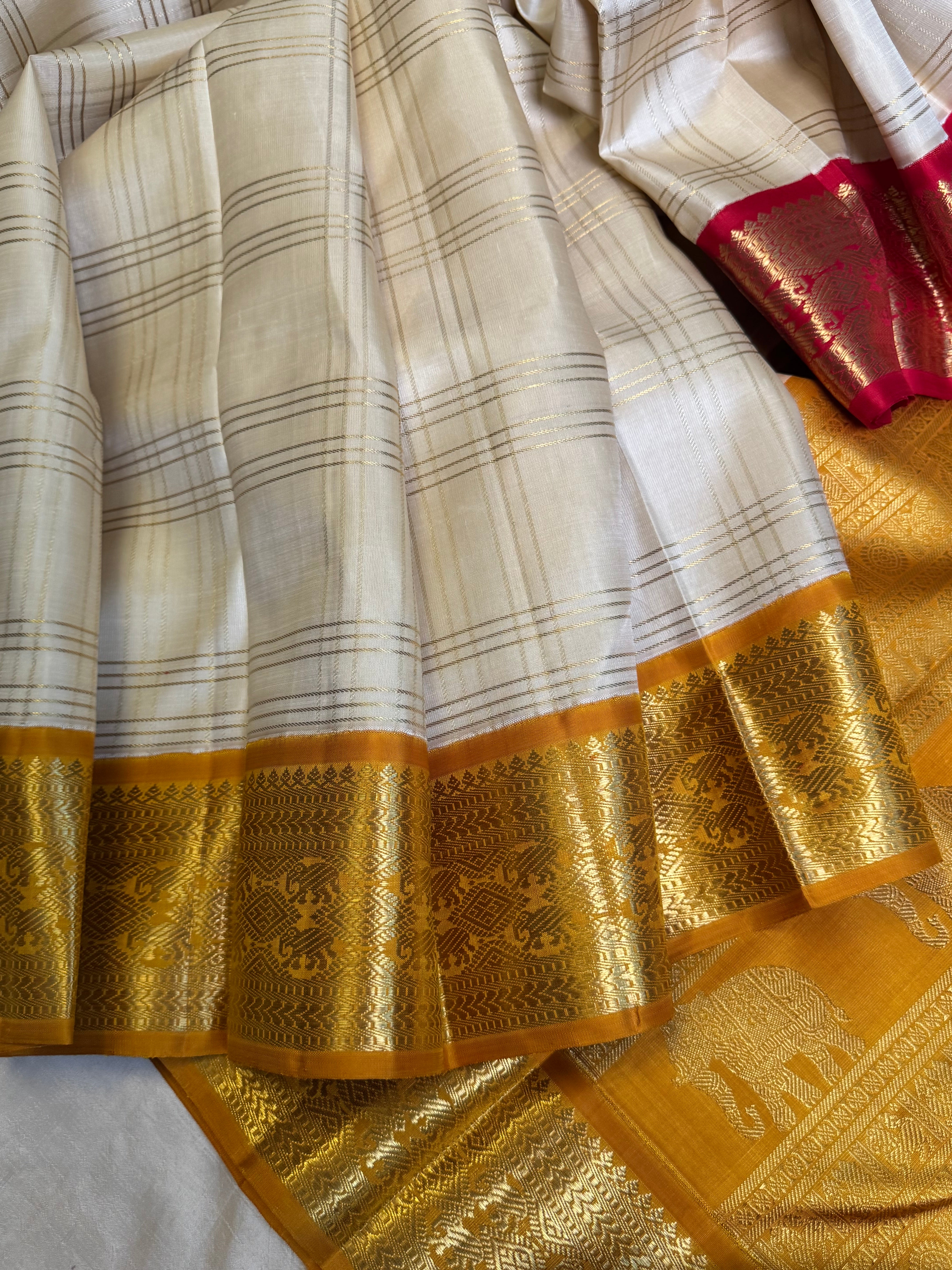 Off white Zari Kattam Ganga Jamuna   / Kanjipuram silk