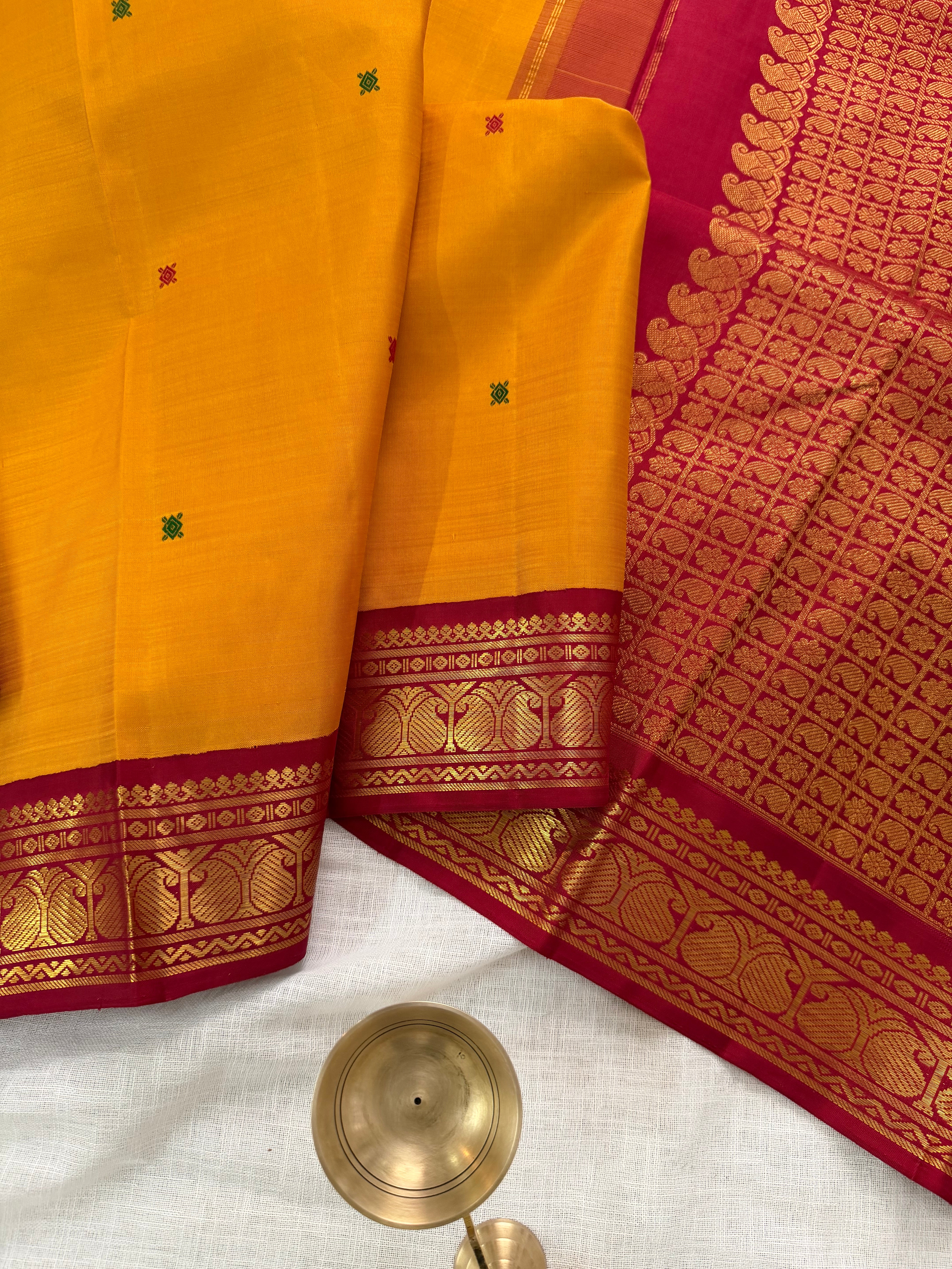 Yellow korvai / Arani silk