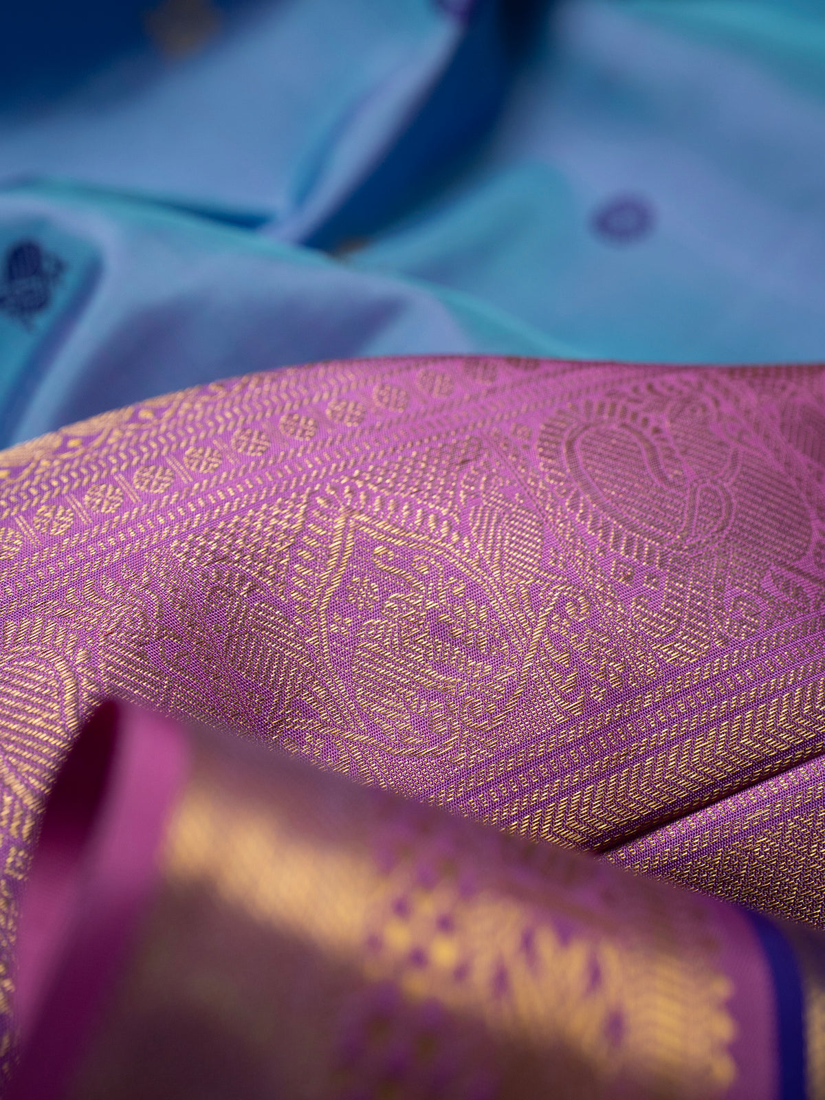 Dual tone body and body thread and Zari butta with doubel border pure zari/Kanjipuram Silk Saree CLSA11641