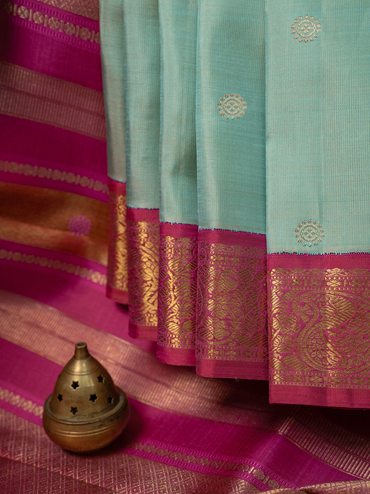 Pastel unusual greenish blue and pink kai korvai / Kanjipuram Silk Saree CLSA8951