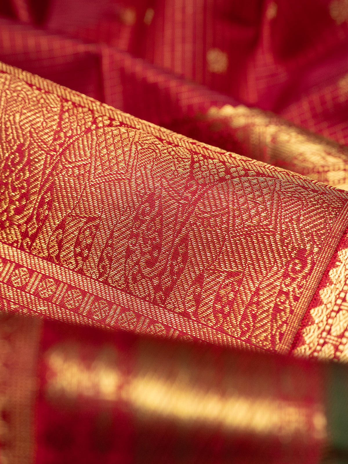 Red Zari checks and butta/Kanjipuram Silk Saree CLSA9185