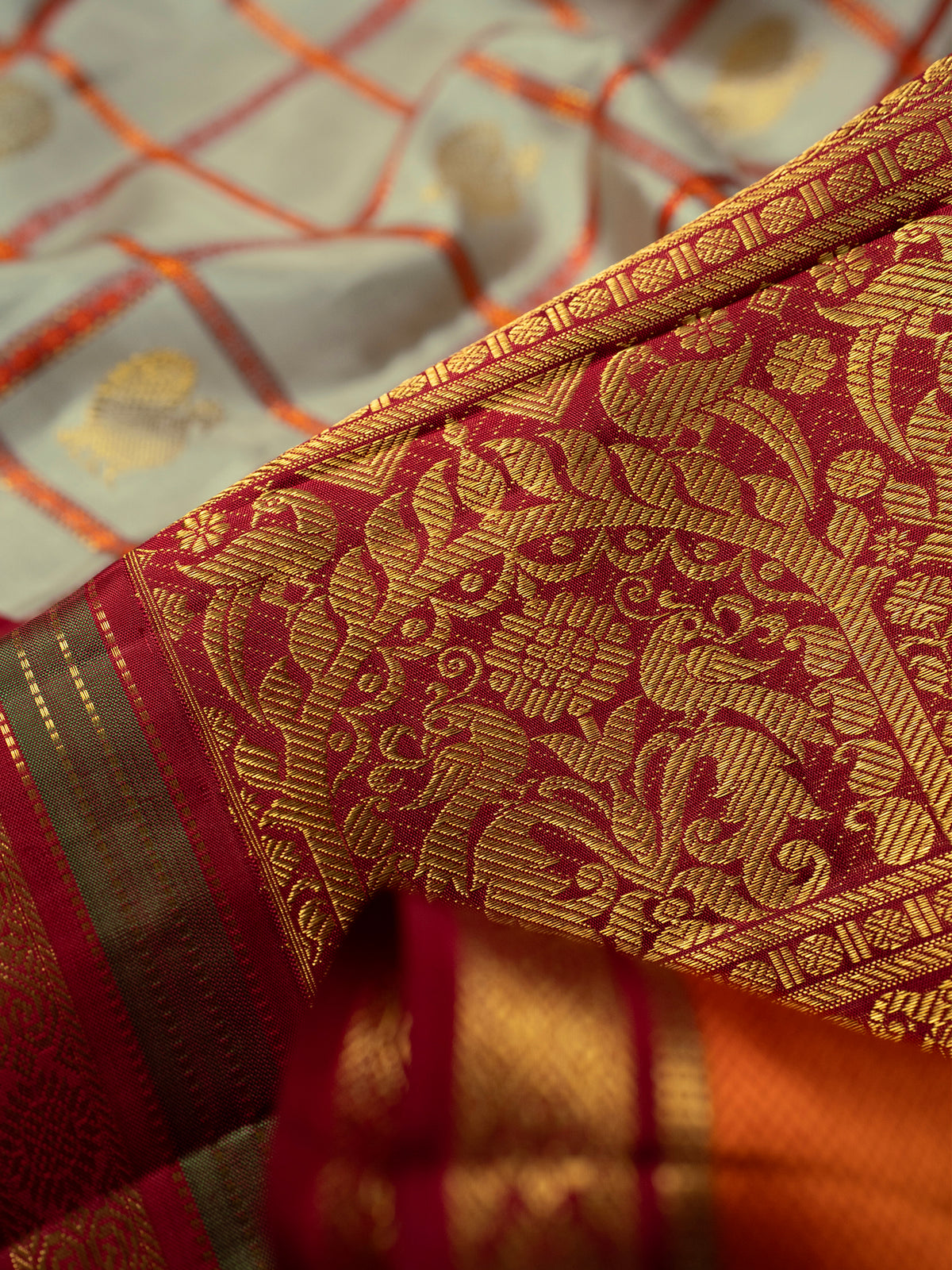 Alankar Off white Kattam Butta. /Pure Kanjipuram Silk Saree CLSA13037