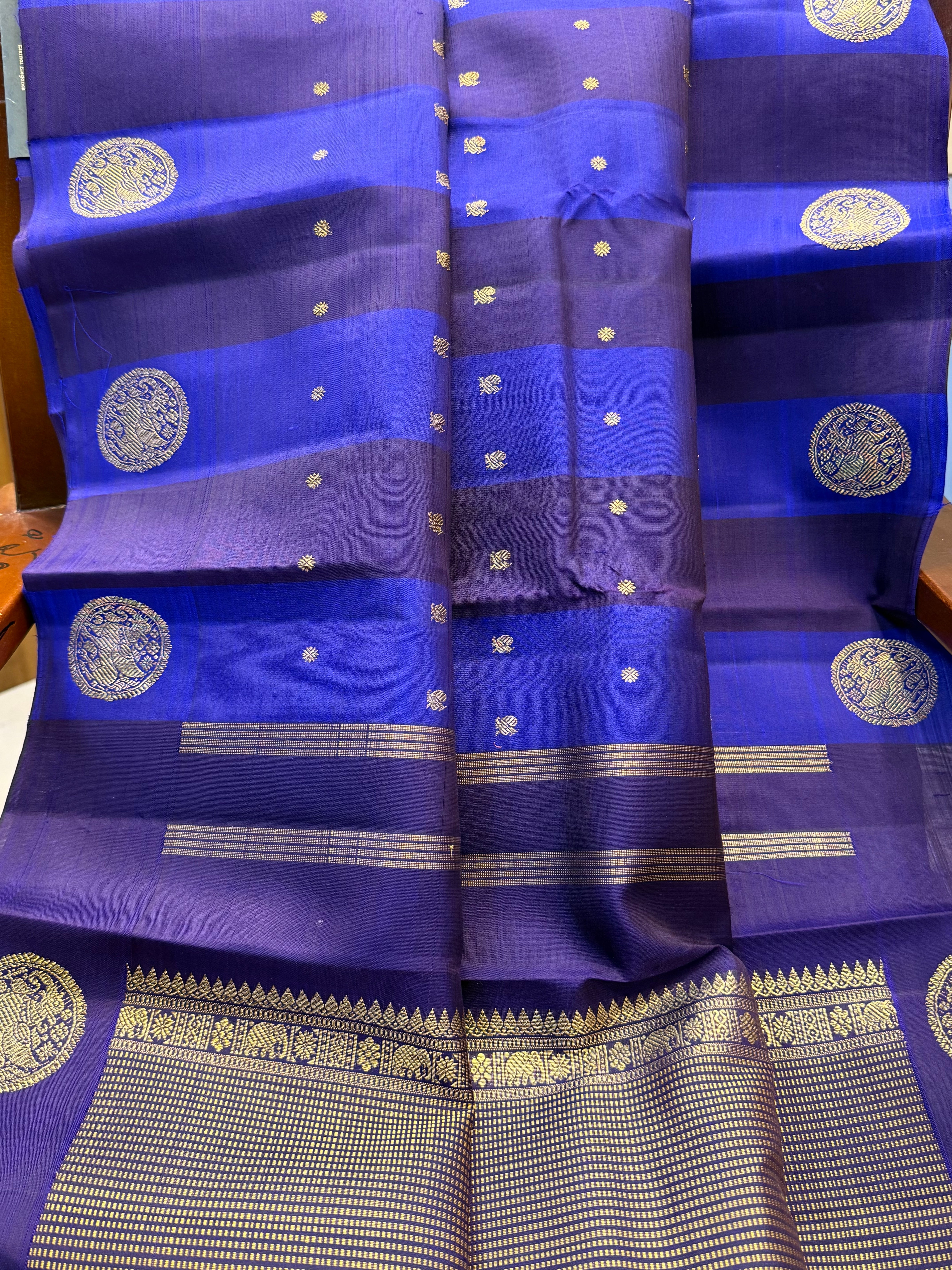 Blue and purple border butta / kanjipuram silk CL9498