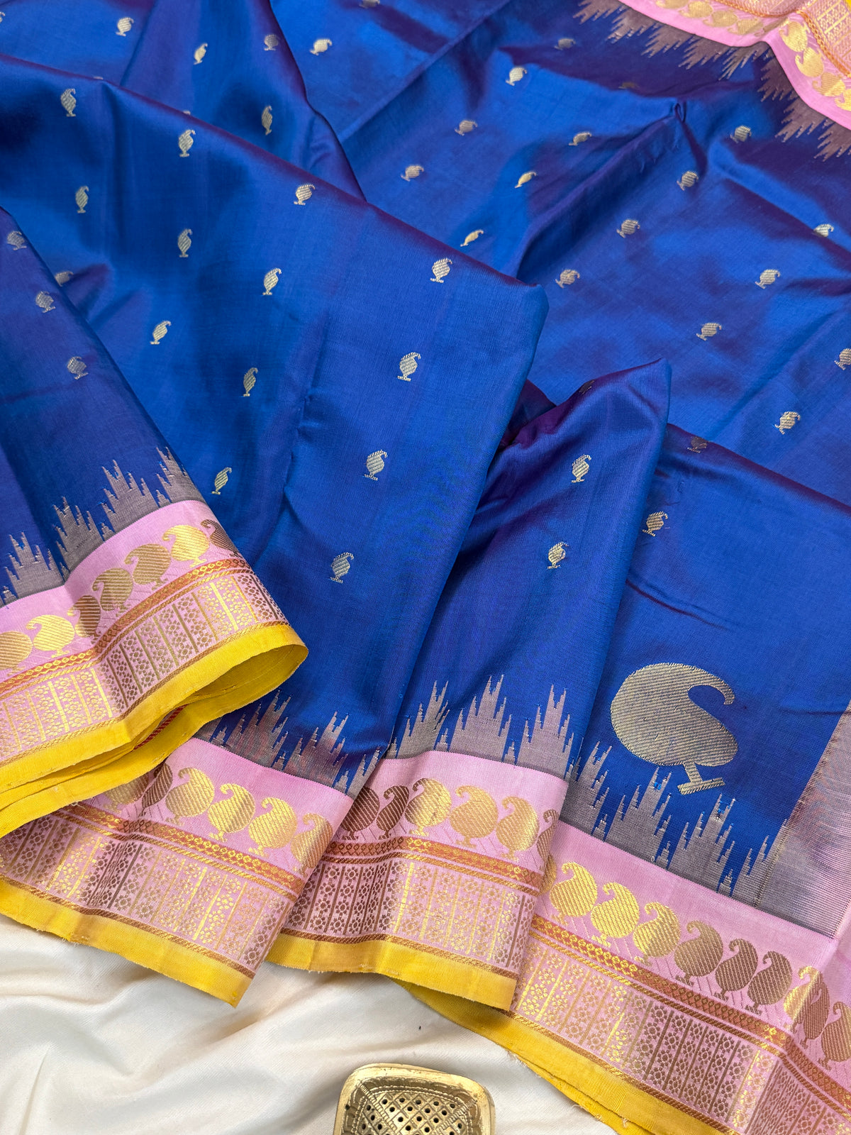Gadwal silk blue shot colour temple Korvai clsa 7355
