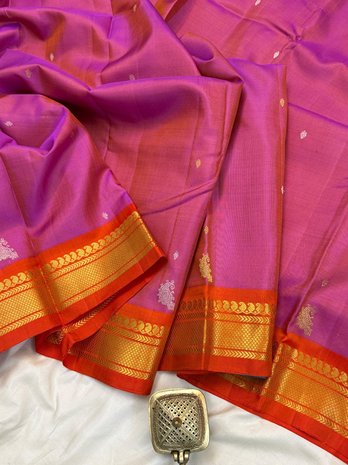 Gadwal silk Majenta Shot colour clsa 9302