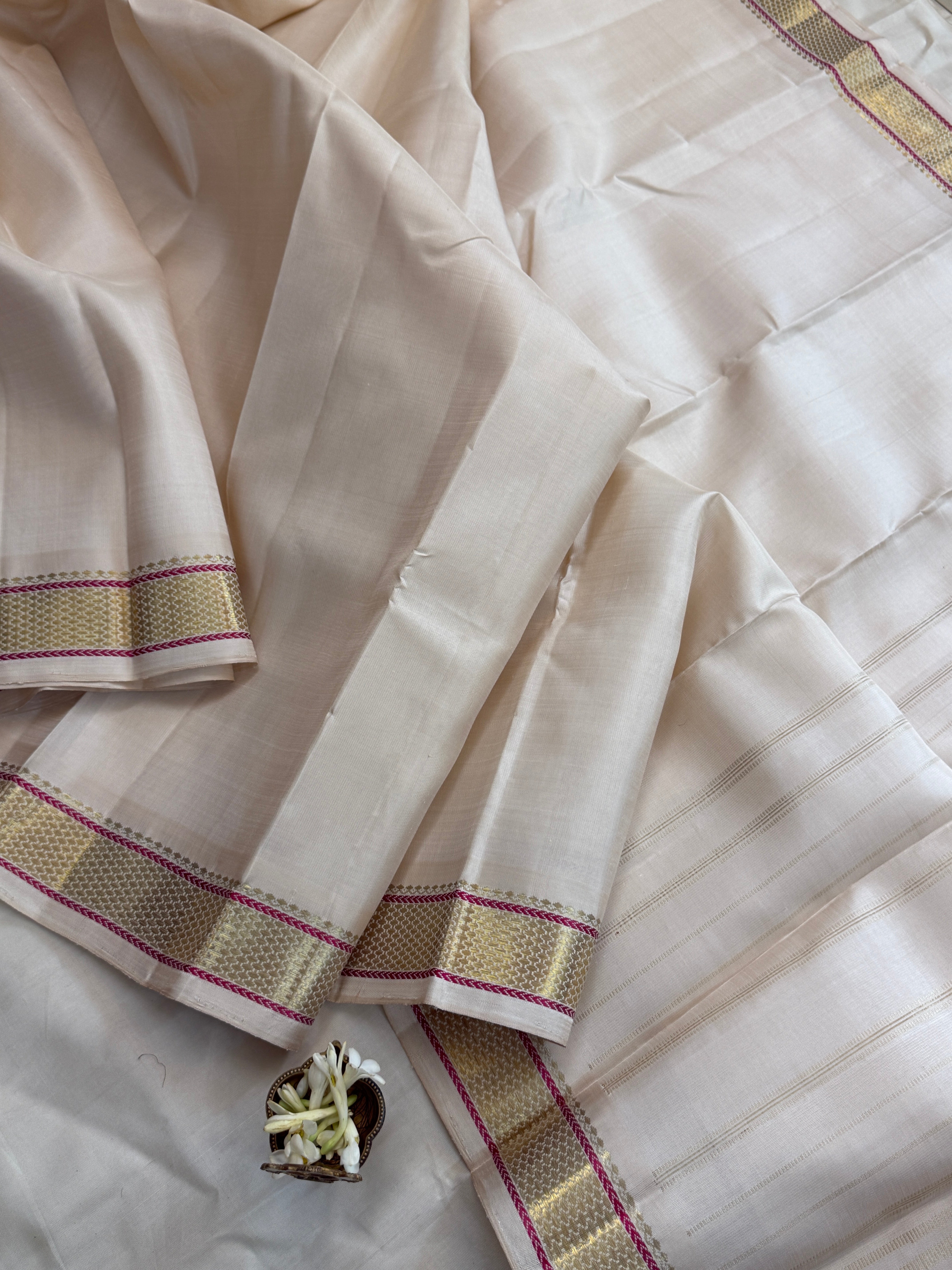 Venpattu veshti style small border/ Kanjipuram silk CLSA10710