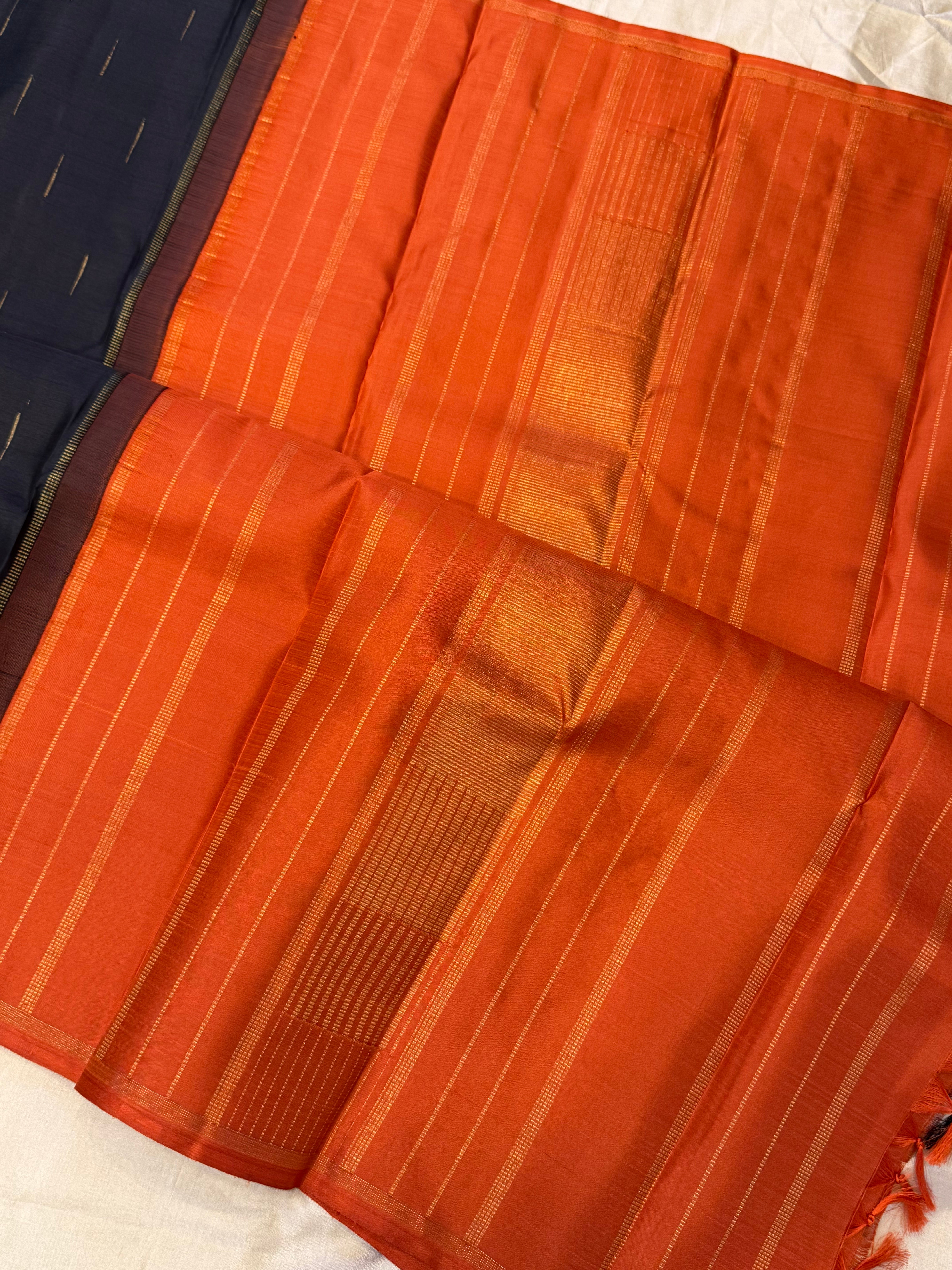 Black malli moggu borderless/ Kanjipuram silk