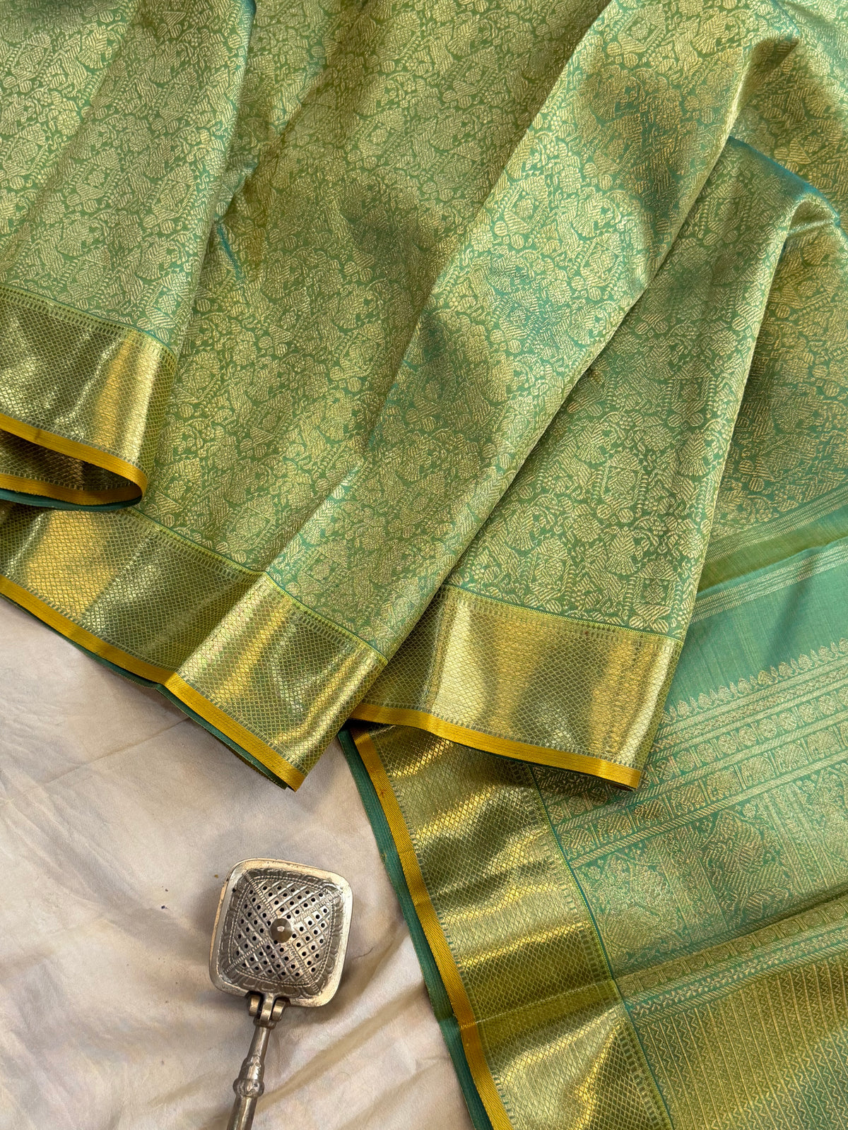 - pure Zari Kanjipuram silk