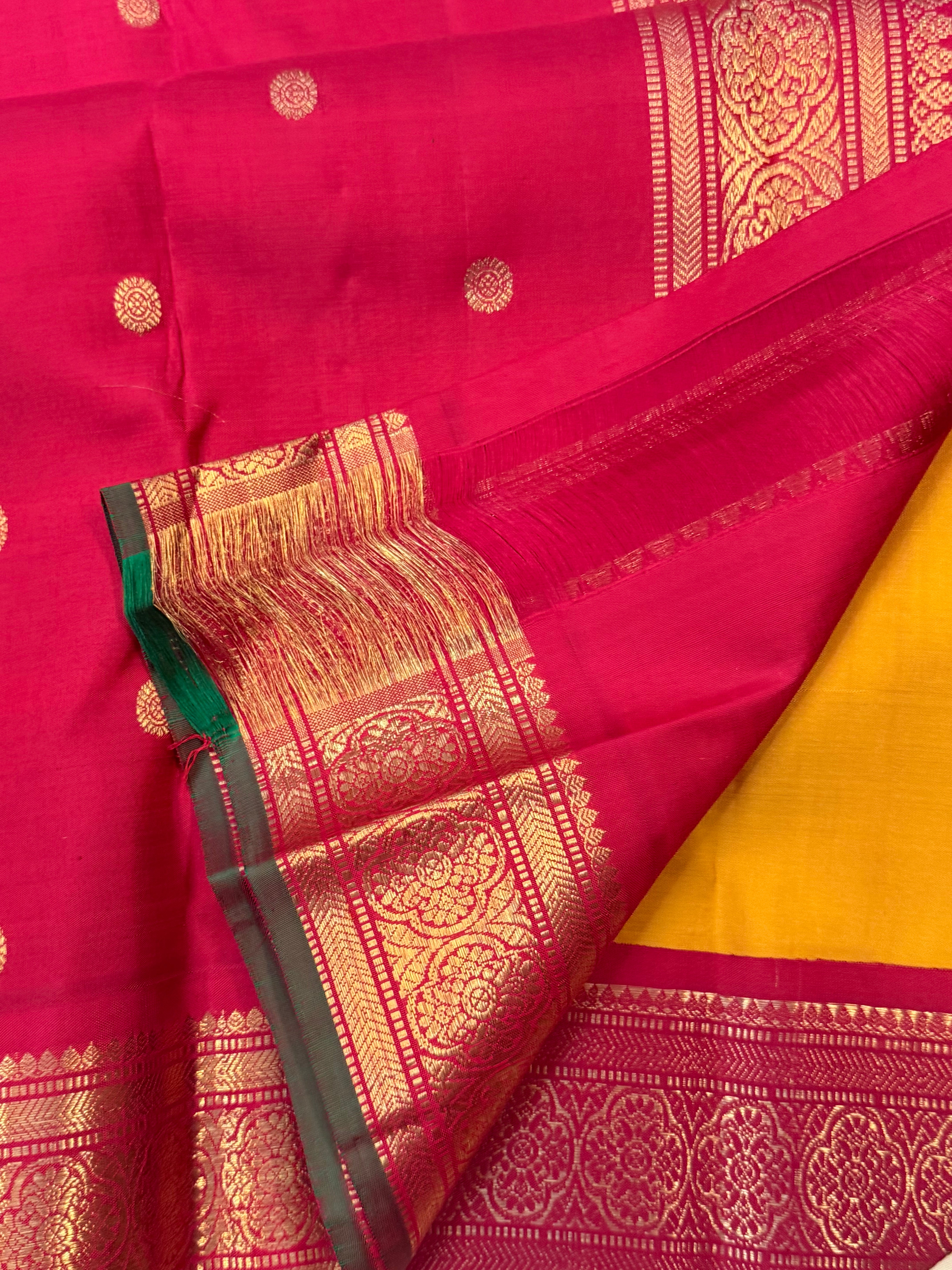 Golden manjal korvai / kanjipuram silk