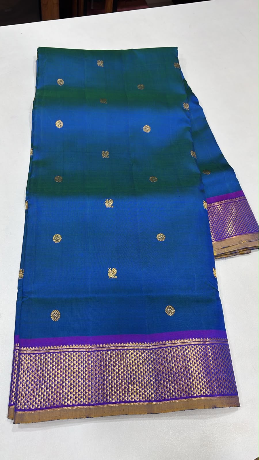 9 yards mayilkazhuthu / kanjipuram silk saree