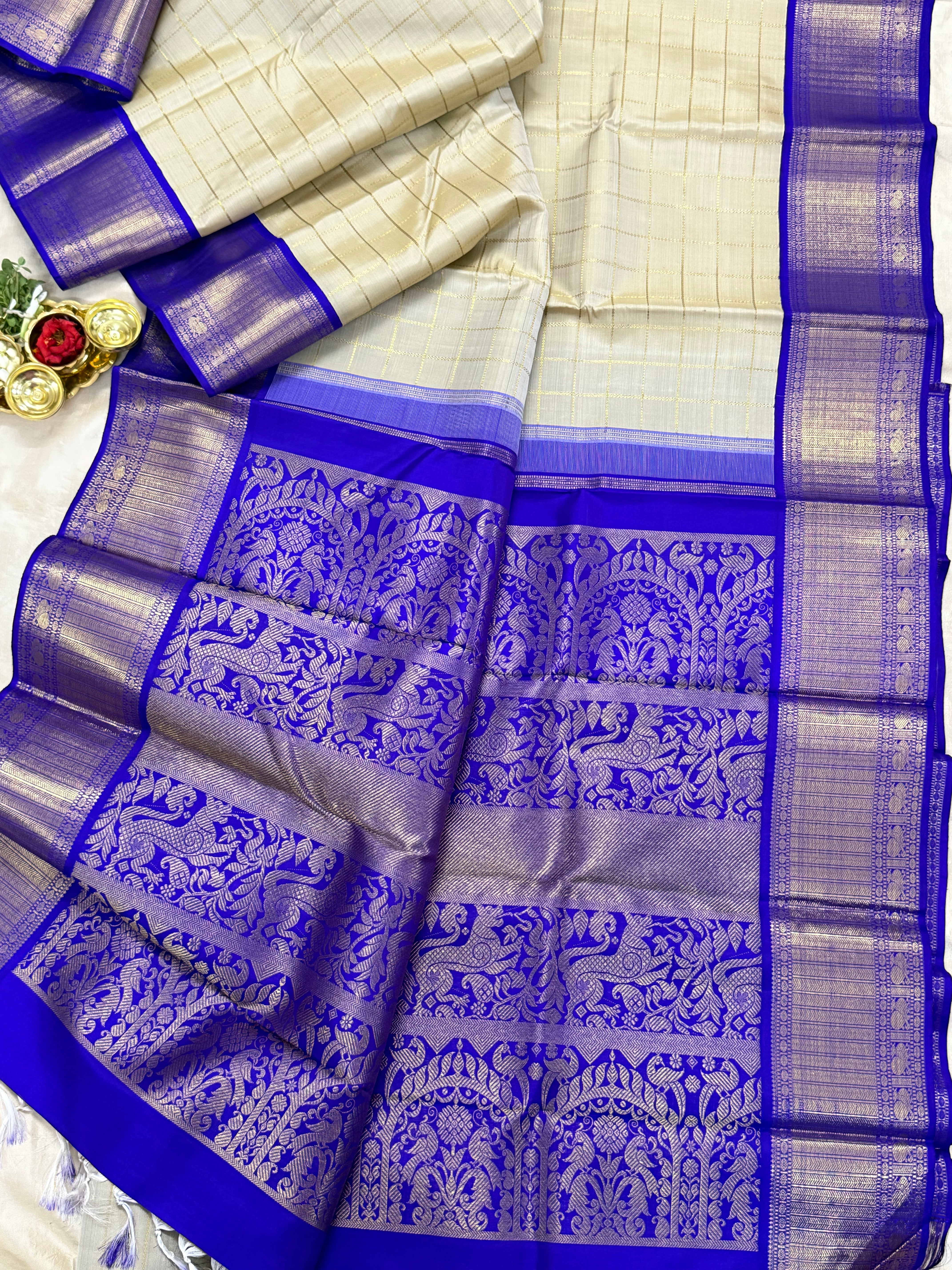 Offwhite zari kattam and violet kai korvai/ Kanjipuram silk