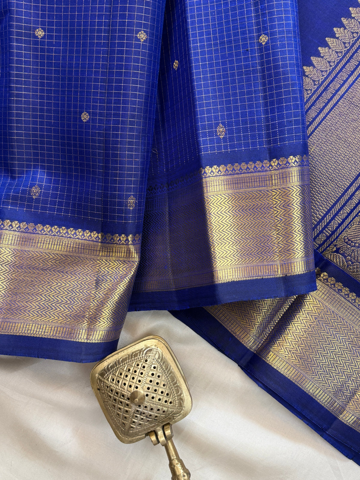 Blue - Day 3 Navarthri colour pure Zari Kanjipuram silk / blue Kattam Butta clsa 11445