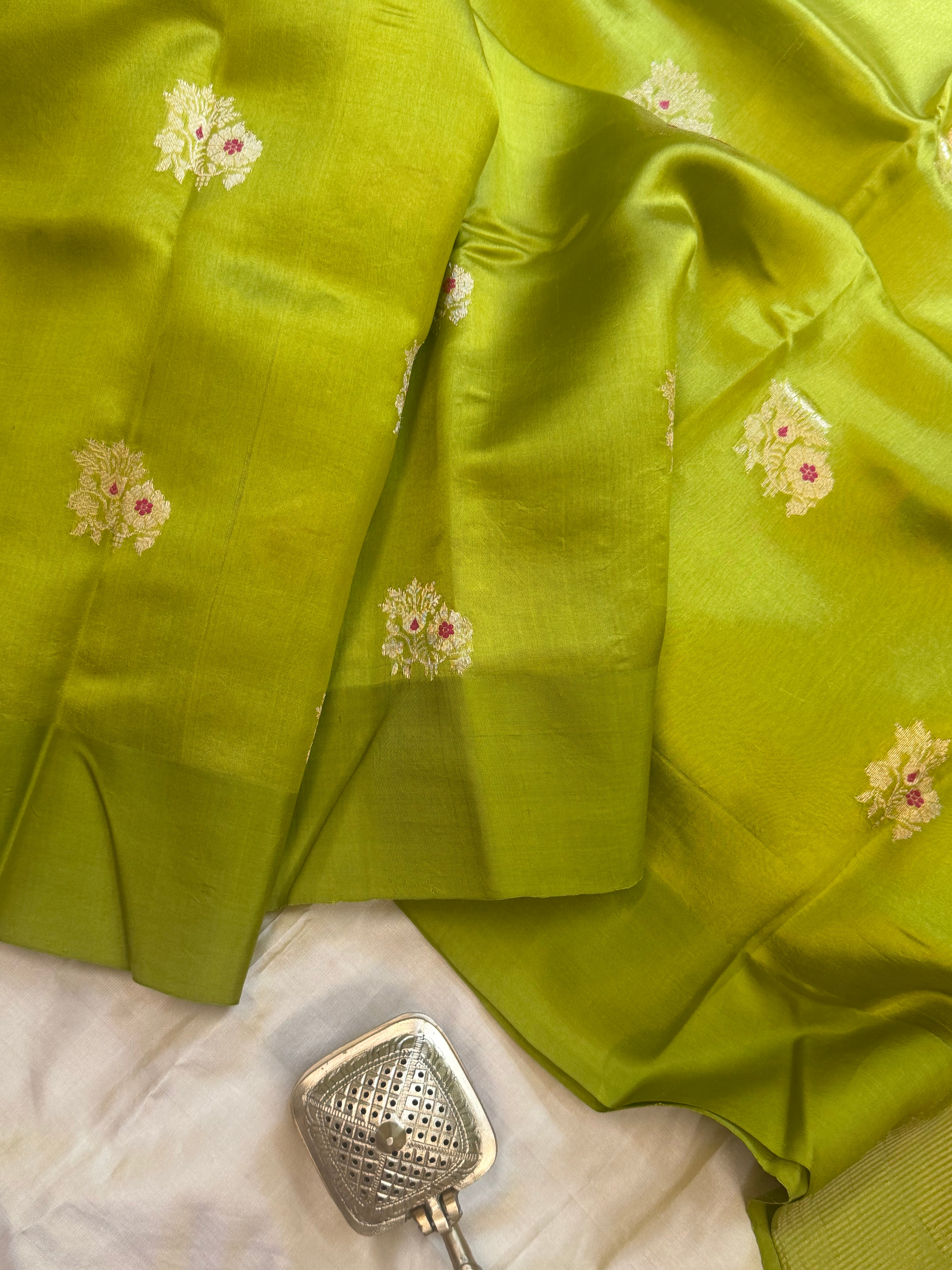 Olive green meenakari Butta   / revival Chanderi silk