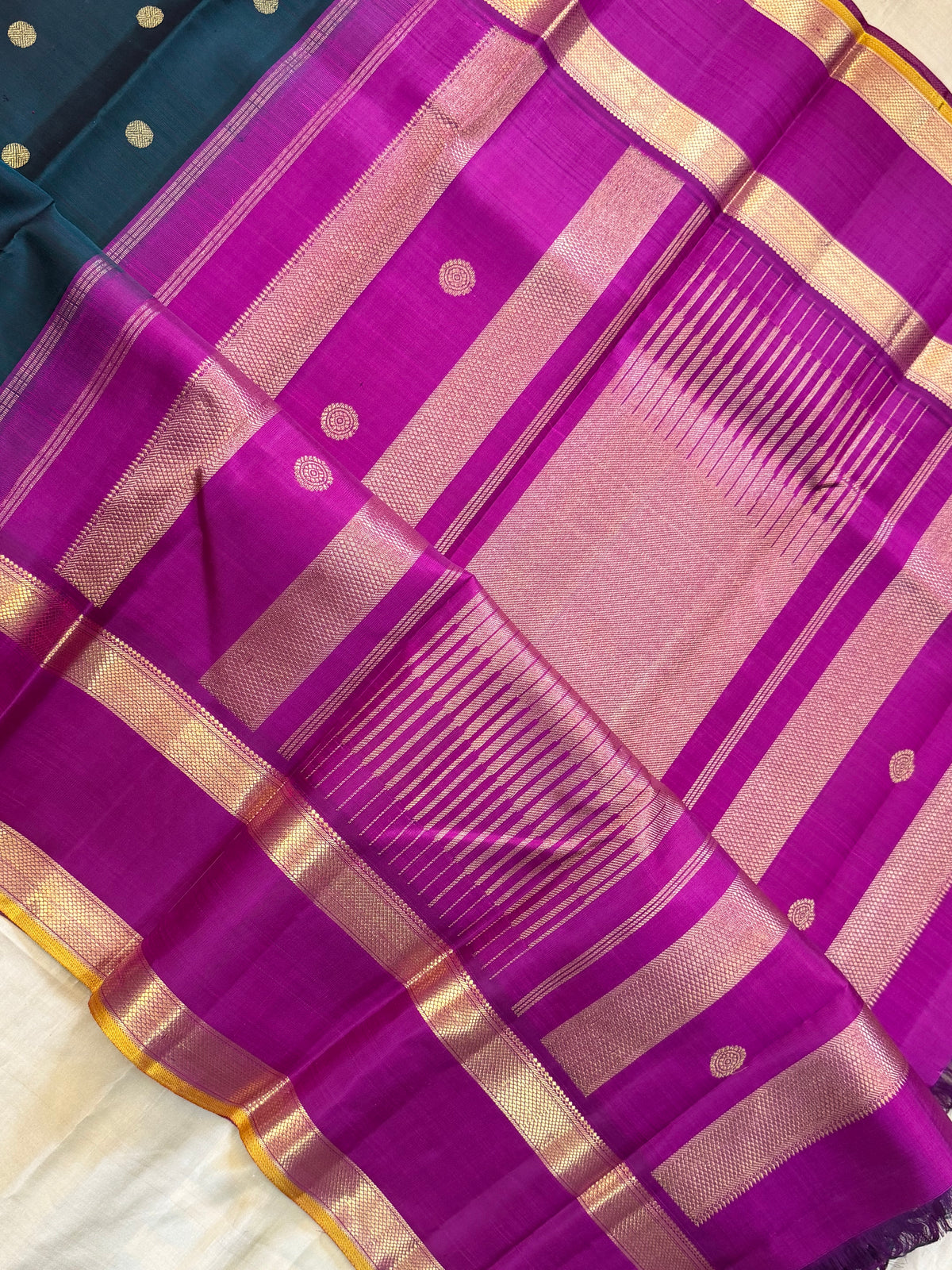 Colours of Navarathri bottle green Korvai Butta  / pure Kanjipuram silk