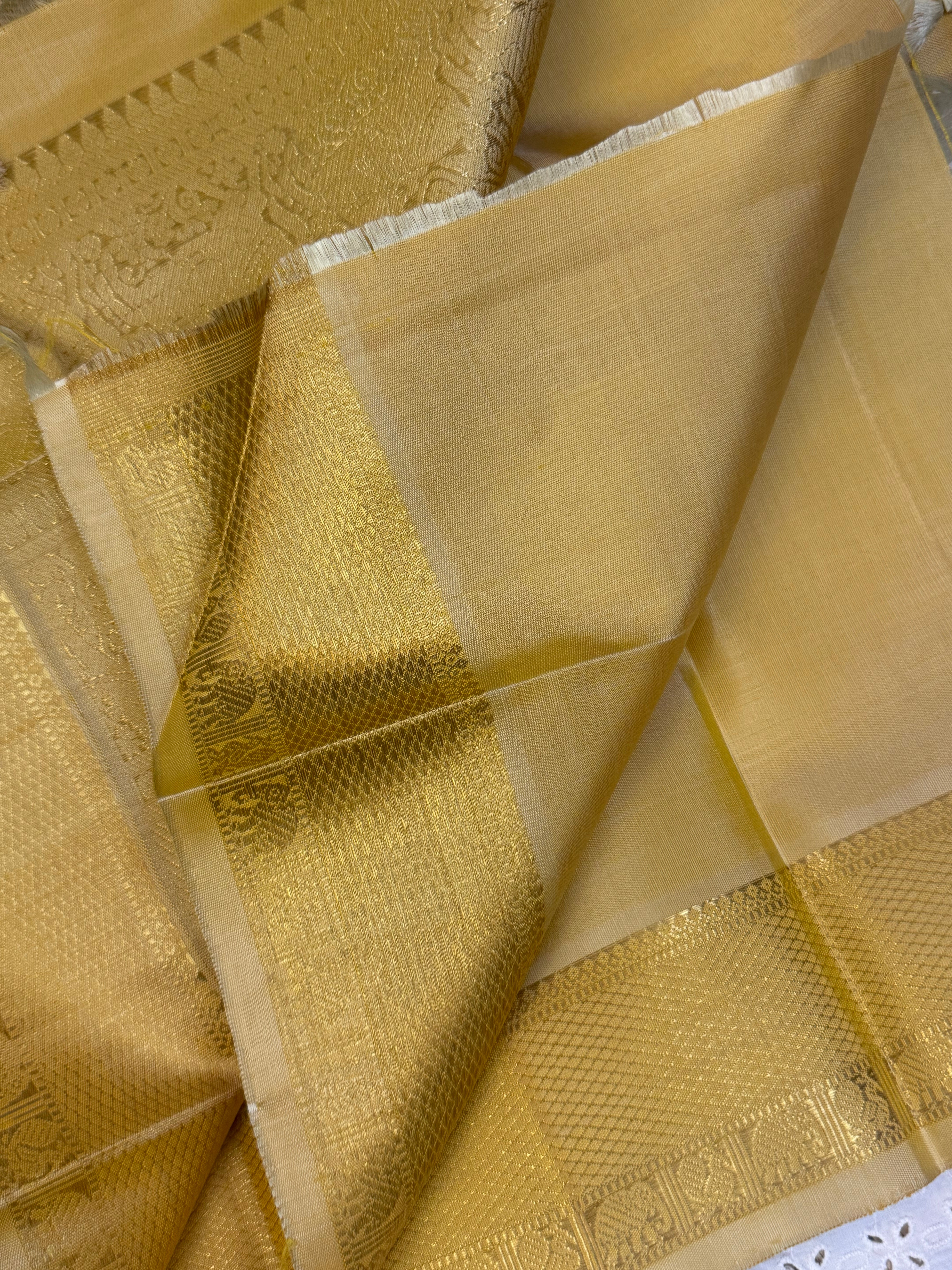 Golden yellow elephant and chakram Butta body / kanjipuram silk saree CLSA1276