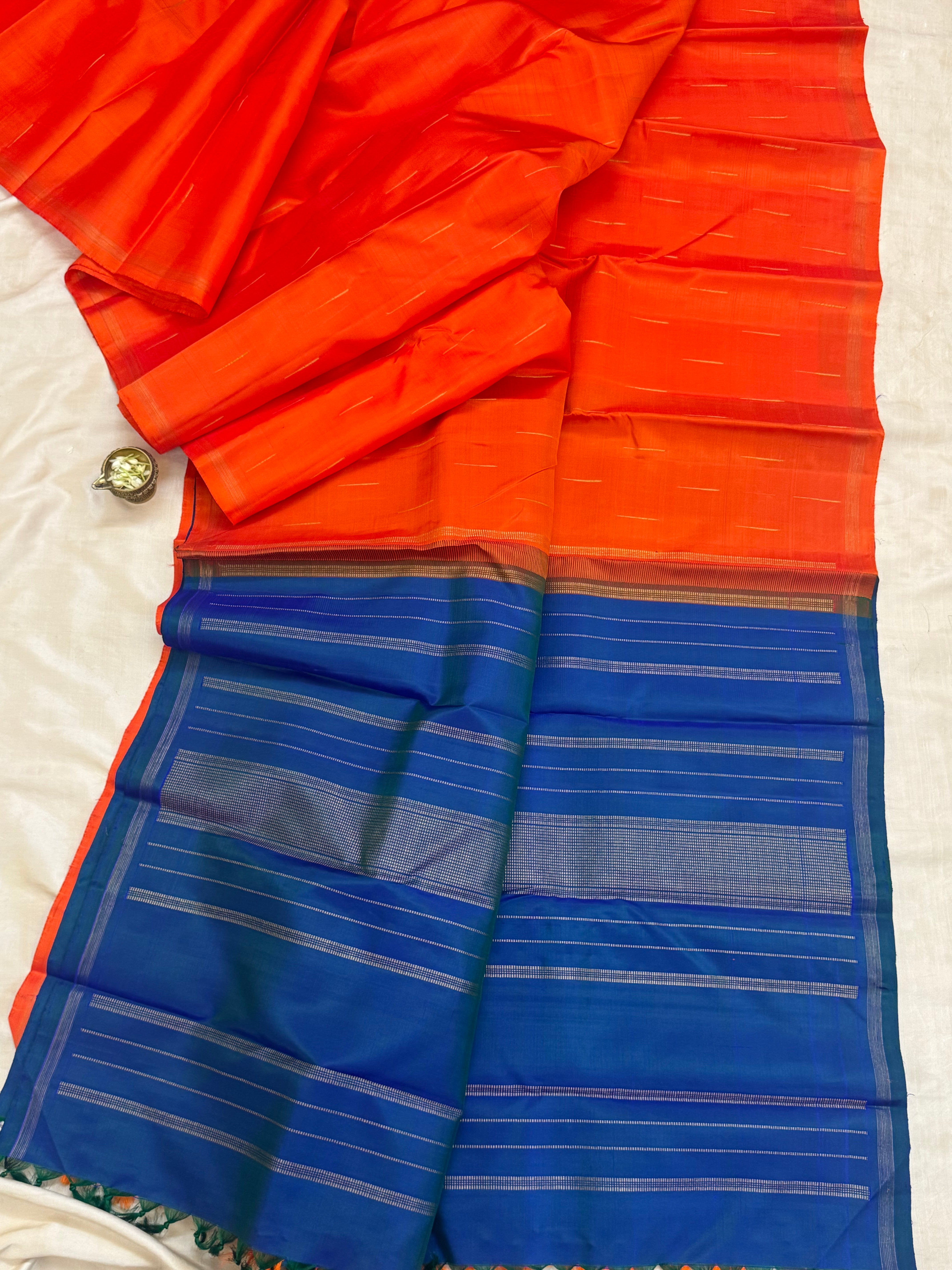 Malli moggu orange / Kanjipuram silk