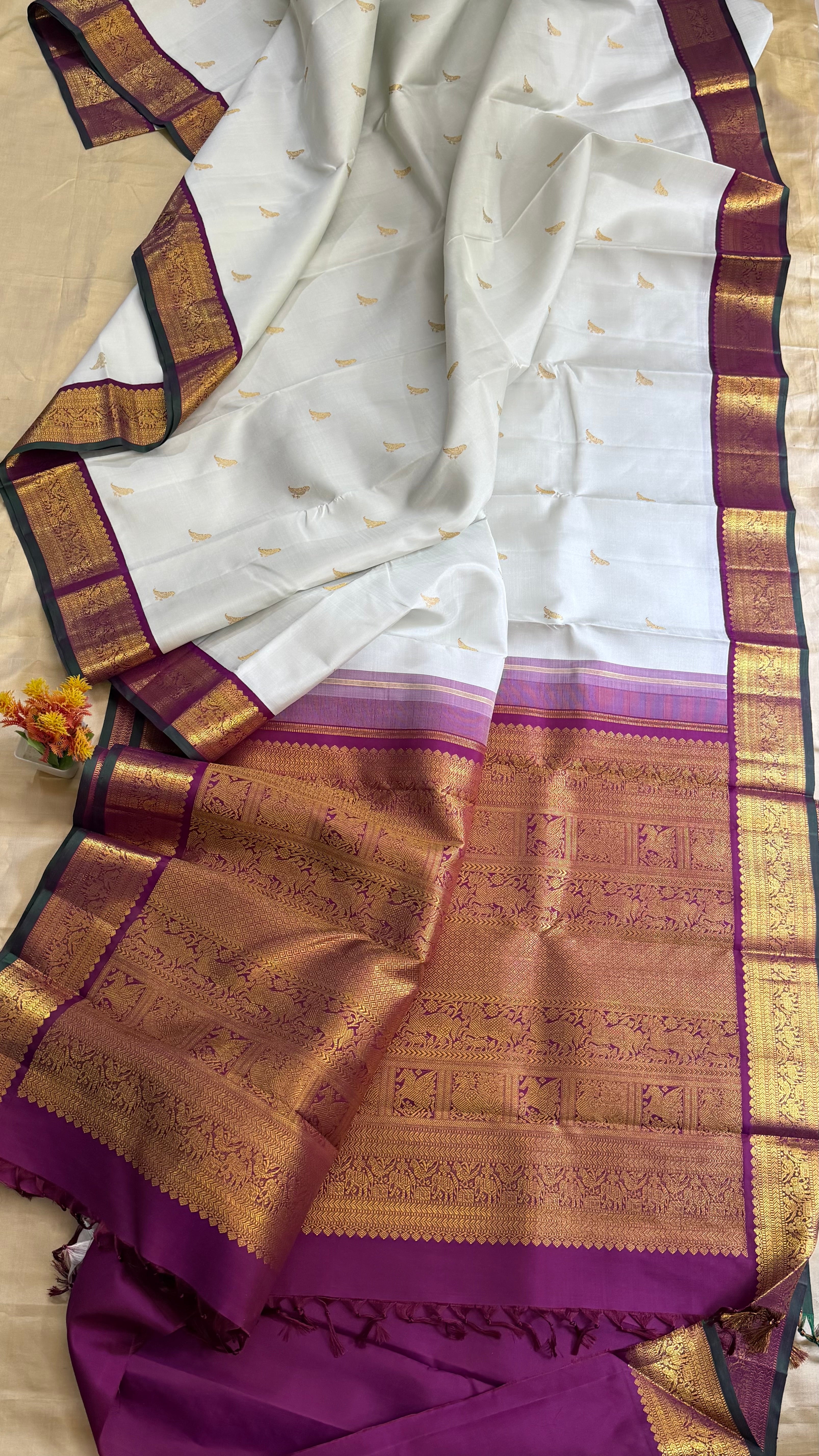 Light tin colour  Korvai / Kanjipuram silk