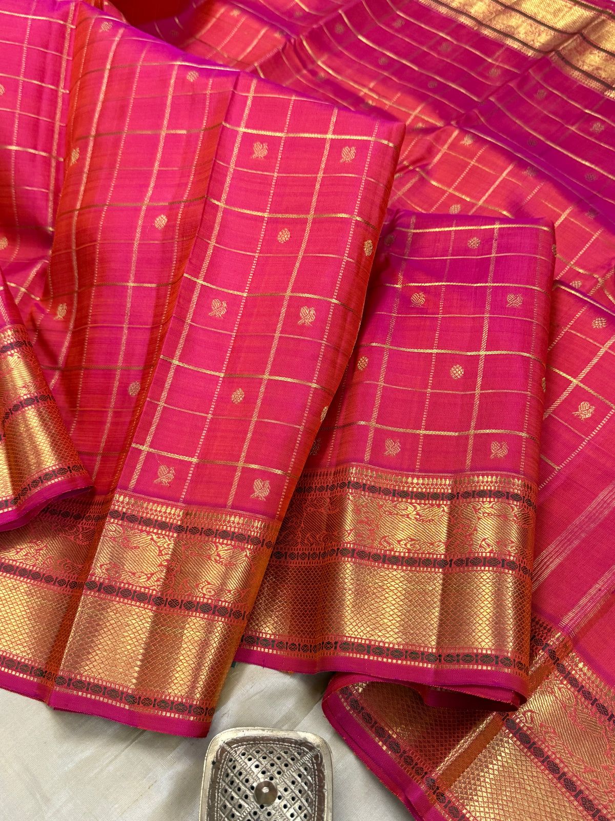 Peach pink with Pure Zari small Annam chakram Kattam butta /kanjipuram silk saree clsa 7739