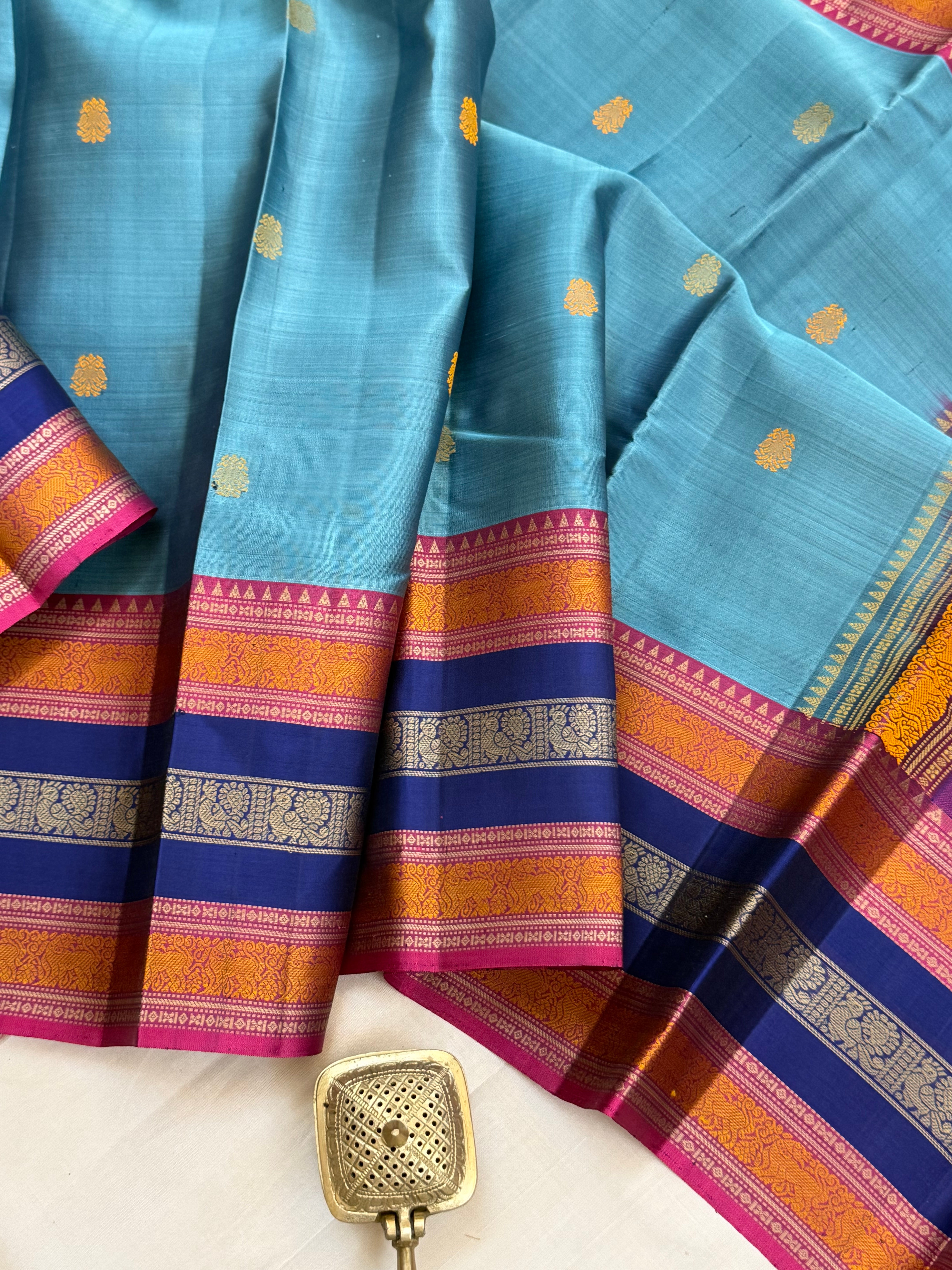 Mayilkazhuthu blue butta /Varnangal Thread work  CLSA11266