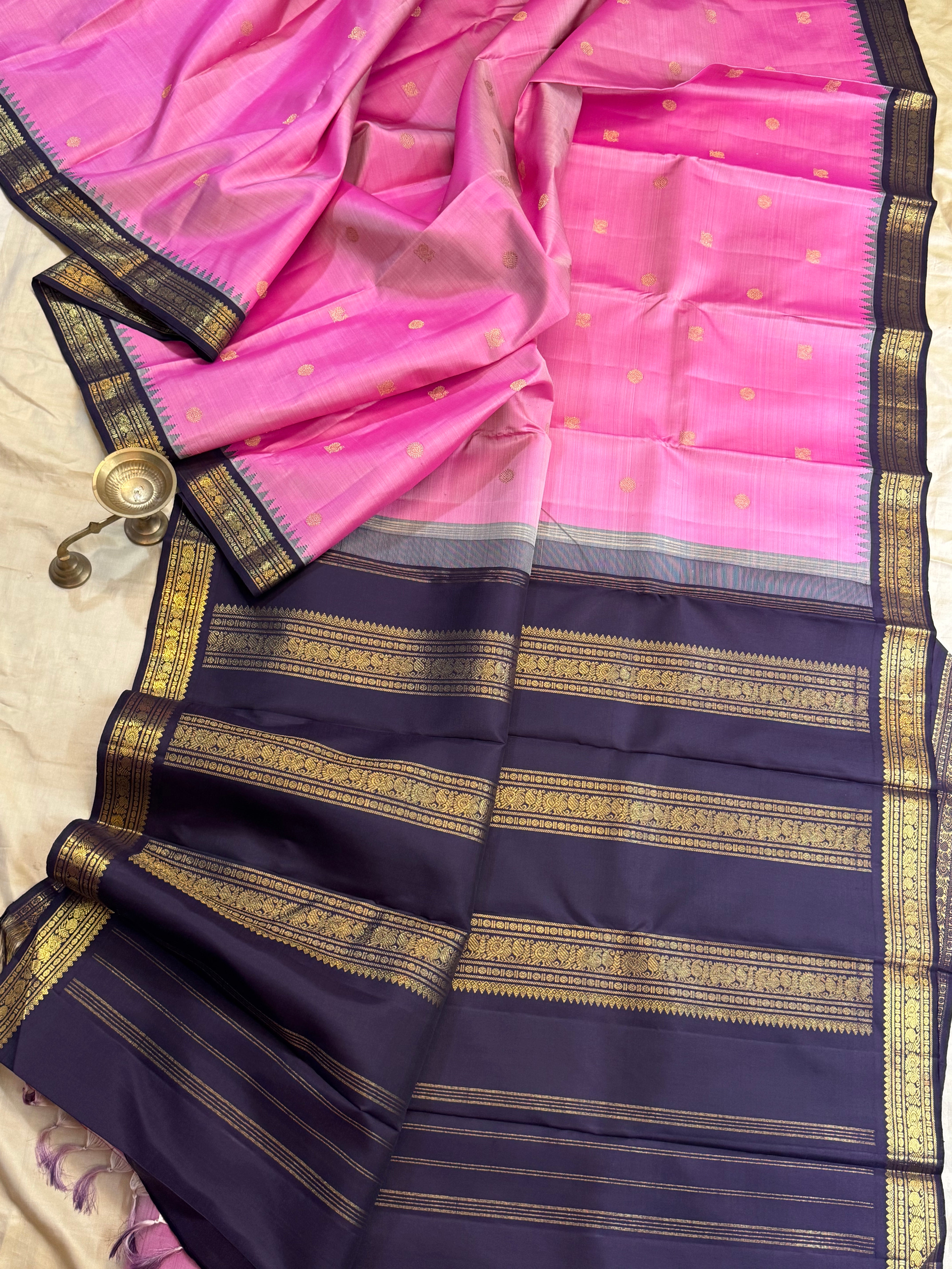 Onion pink small border   Korvai / Kanjipuram silk