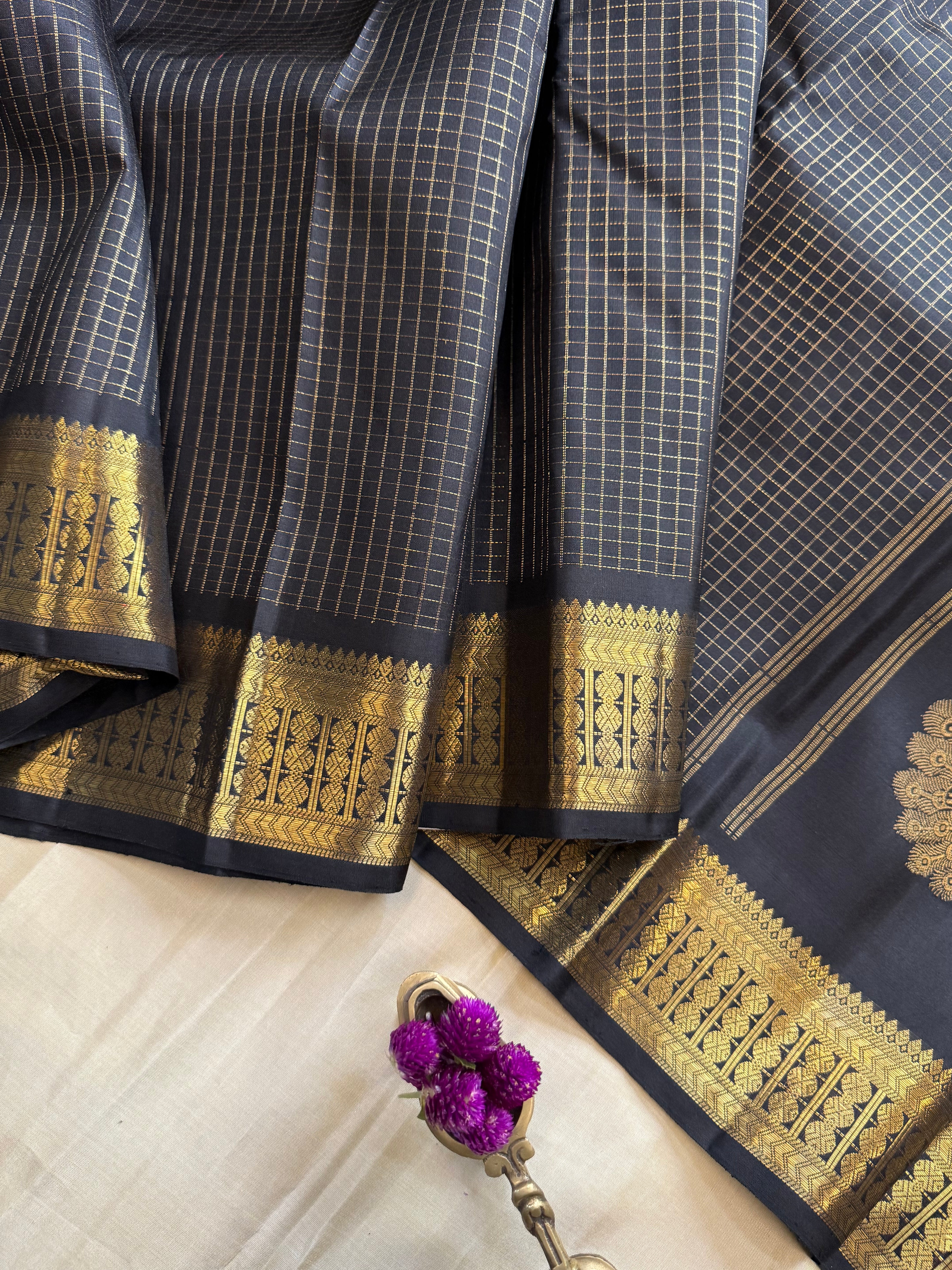 Black Zari Kattam/ kanjipuram silk saree